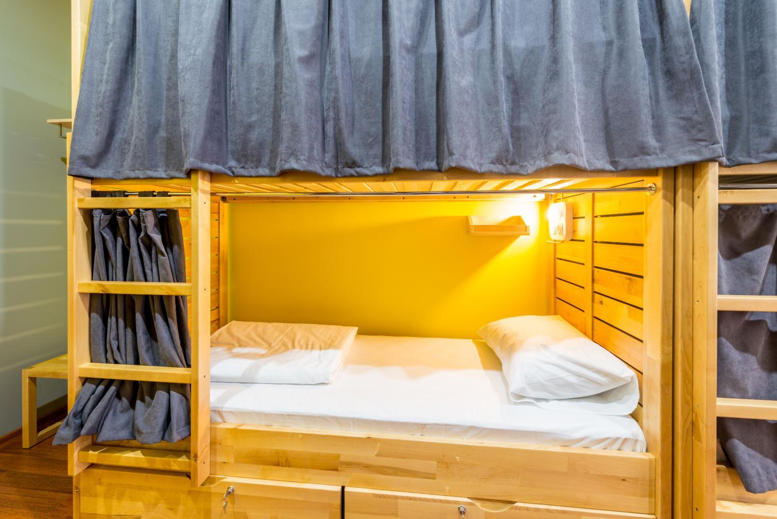 Bed in 4-Bed Mixed Dormitory Room photo 3