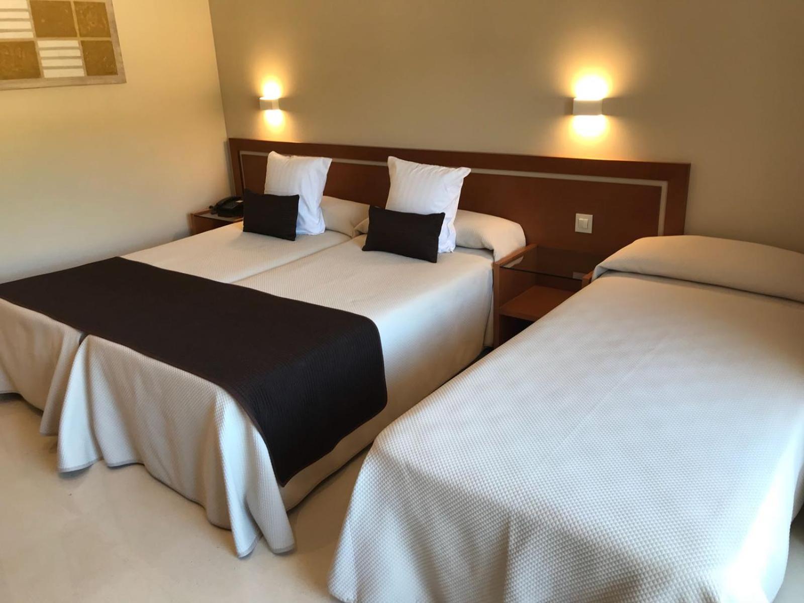 Habitación Doble con Cama Extra (3 Adultos)
