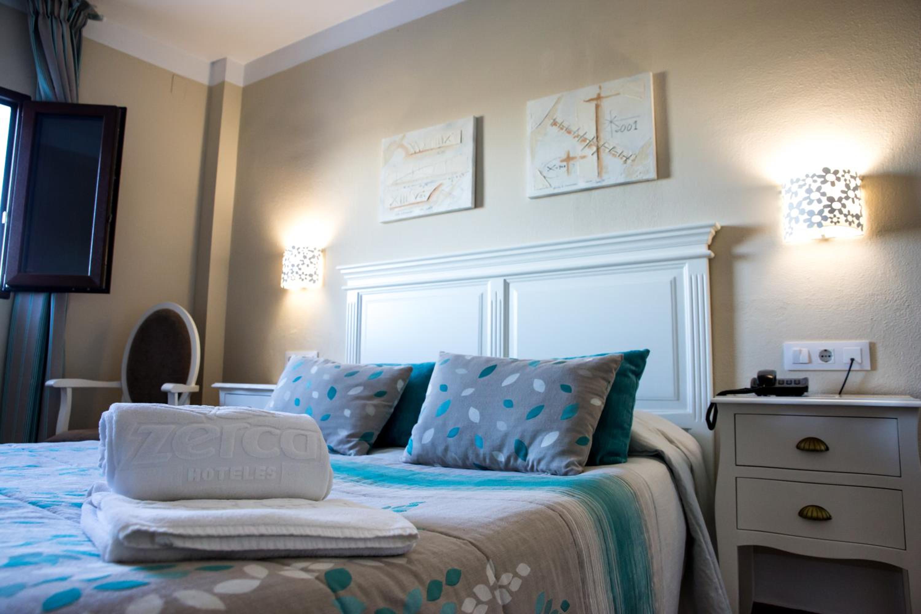 Twin Room - Photo 7