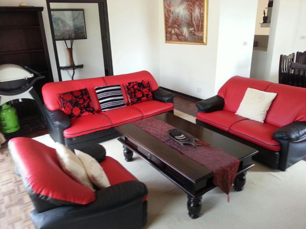 Three-Bedroom House - Photo 8