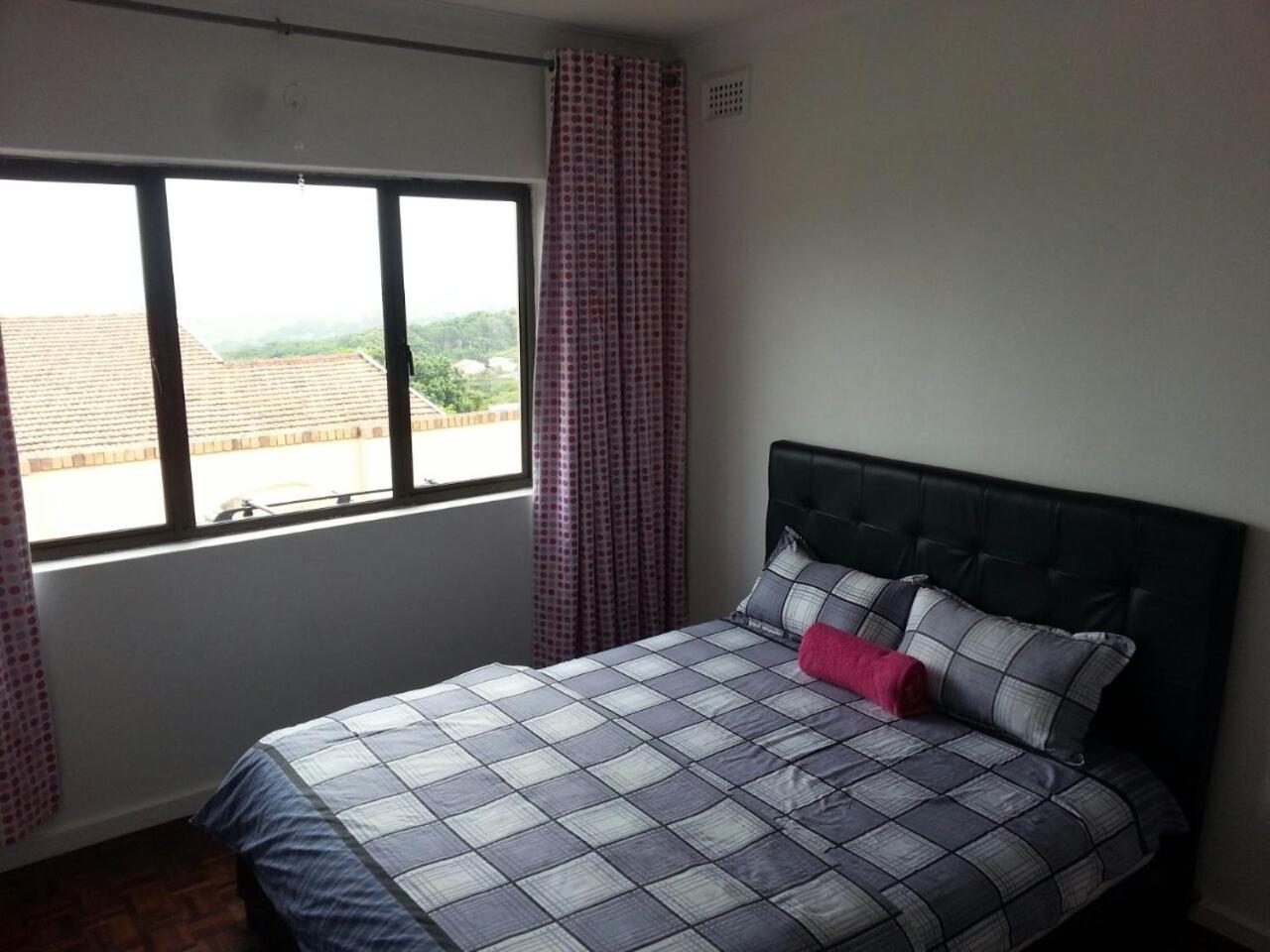 Three-Bedroom House - Photo 17