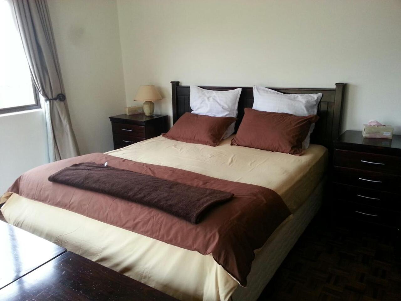 Three-Bedroom House - Photo 22