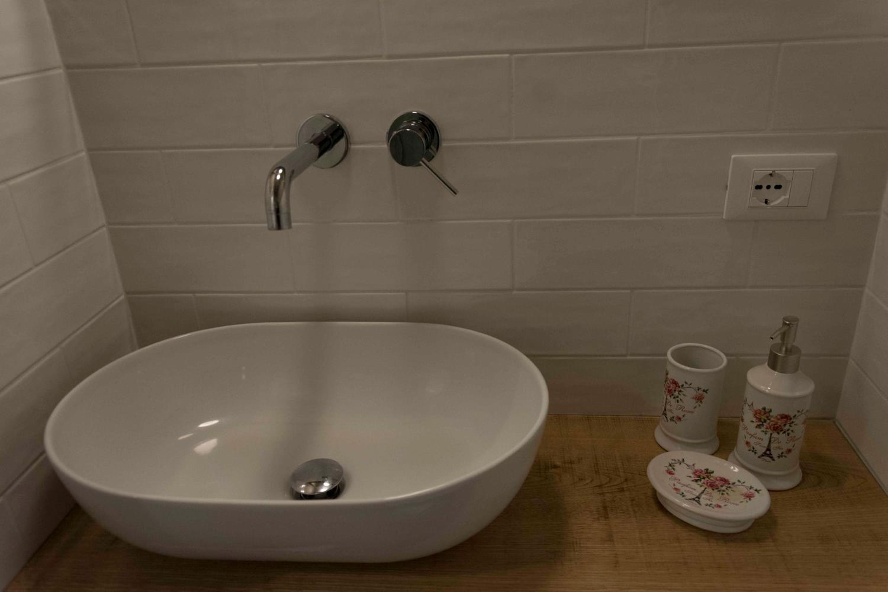Deluxe Double Room with Shower photo 3