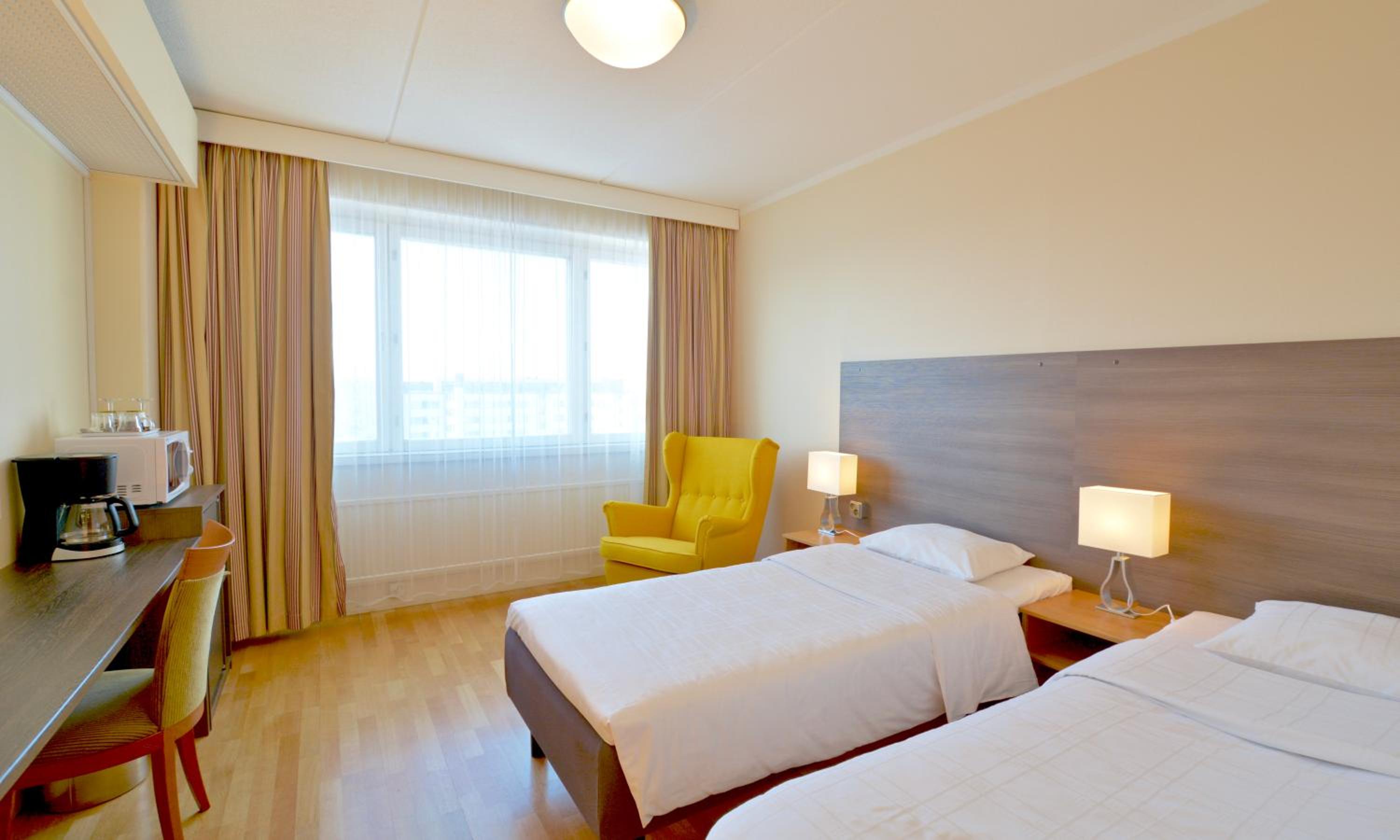 Twin Room - Photo 2