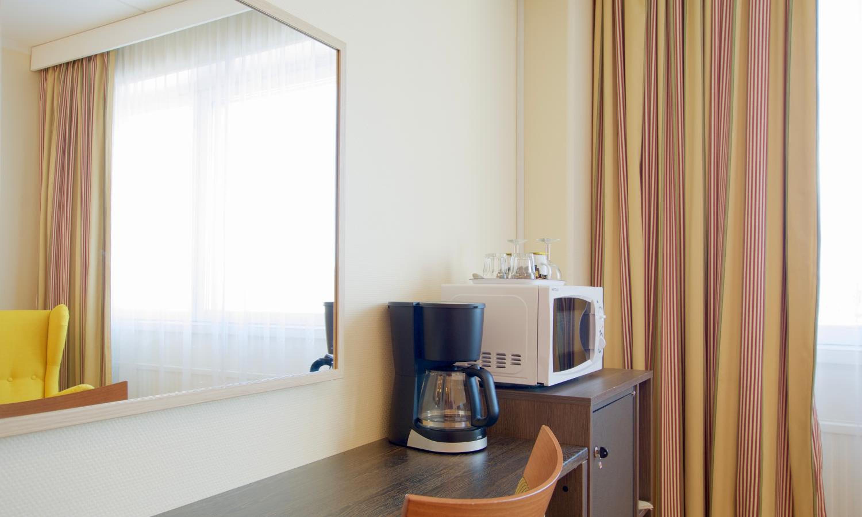 Twin Room - Photo 8