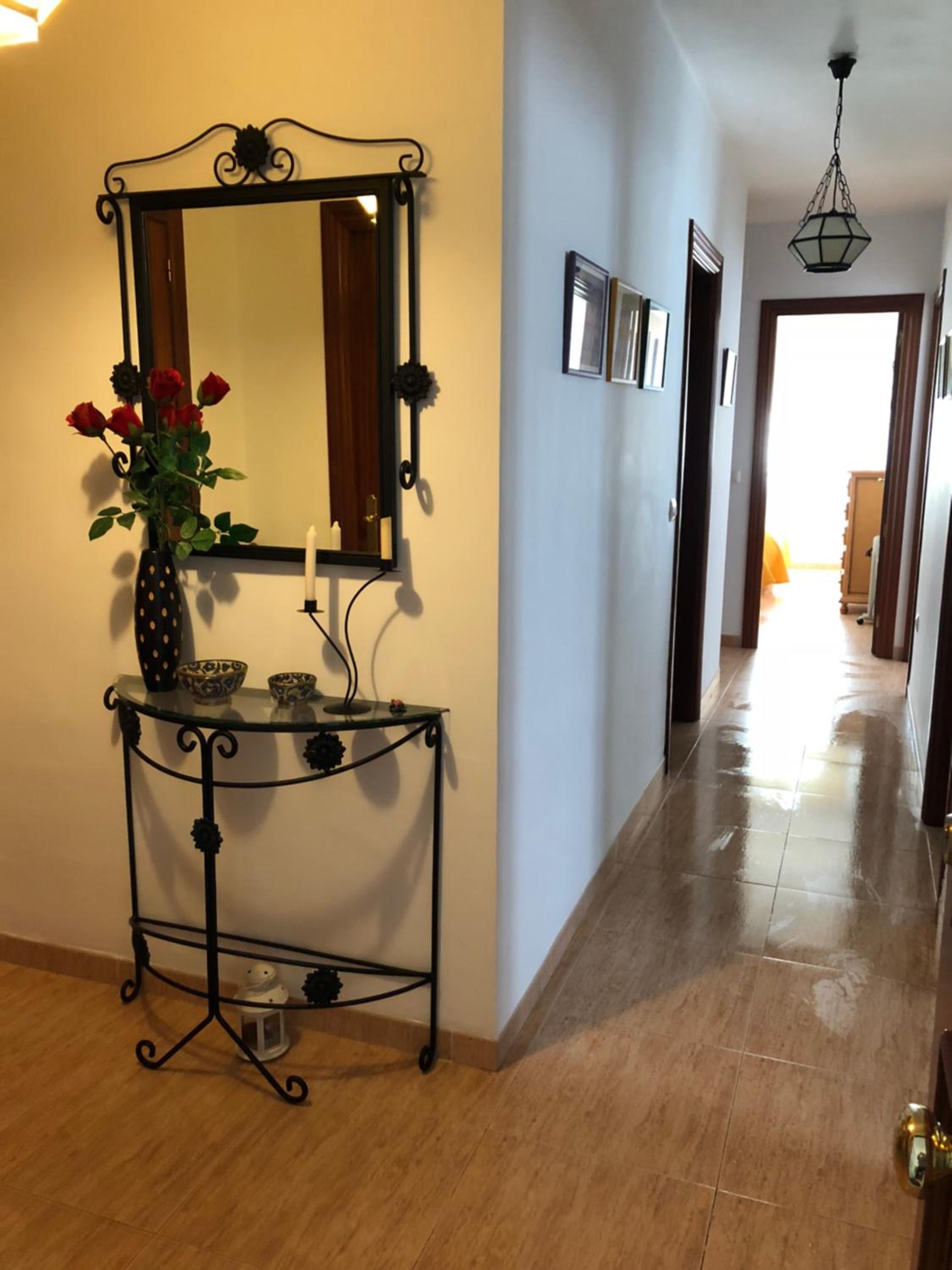 Apartment photo 2