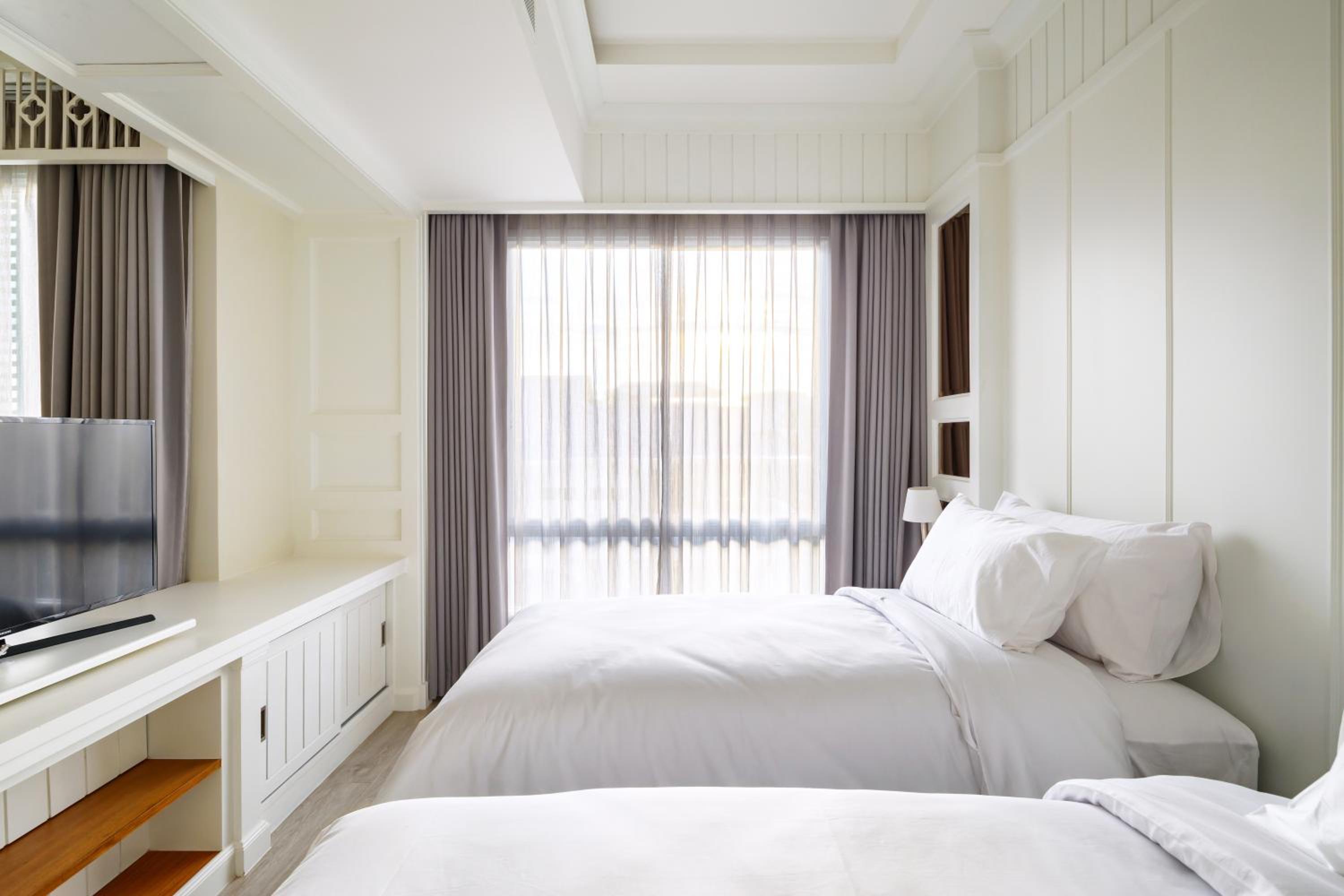 Premier Twin Room photo 3