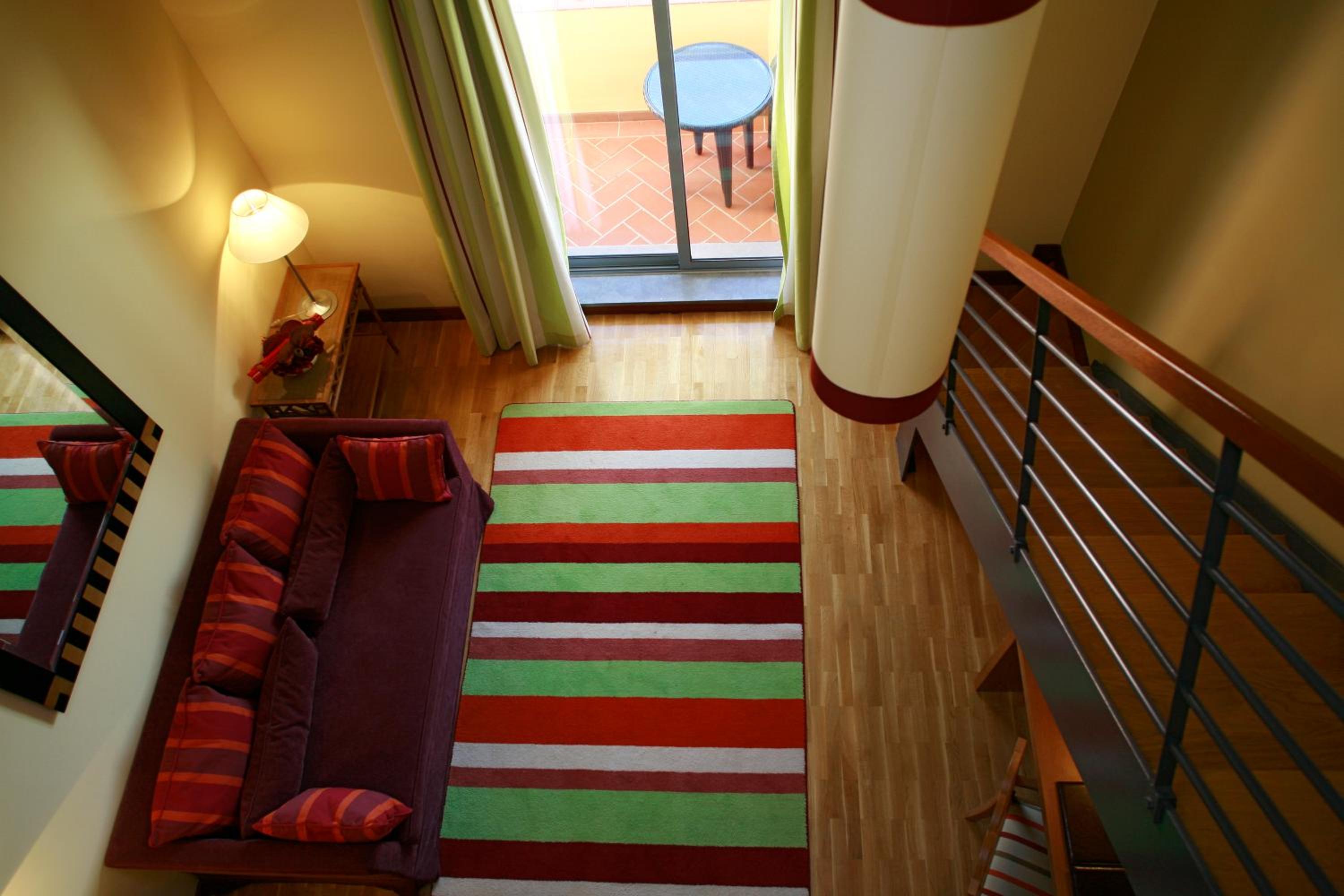 Family Mezzanine Suite - Photo 5