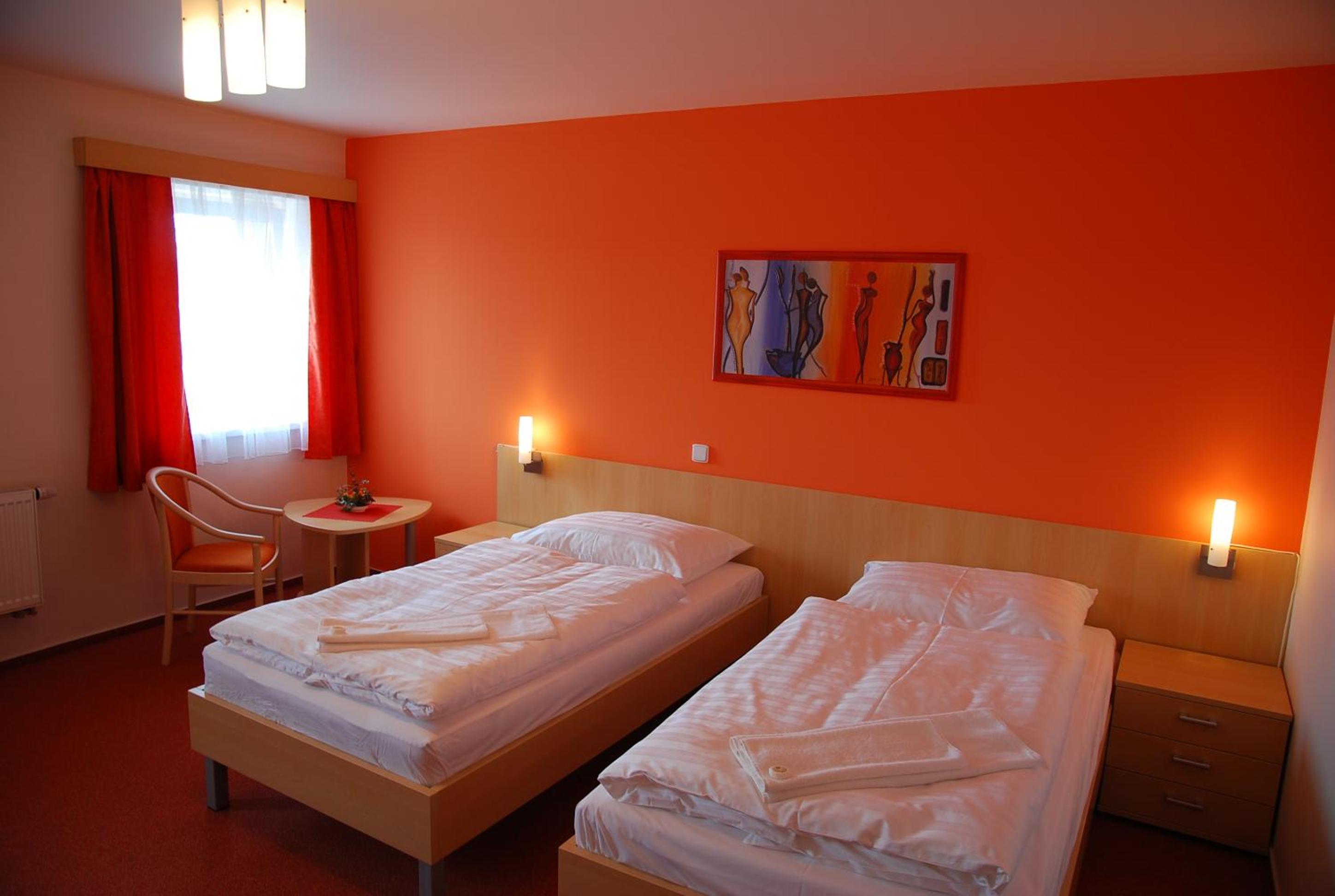 Double or Twin Room - Photo 2