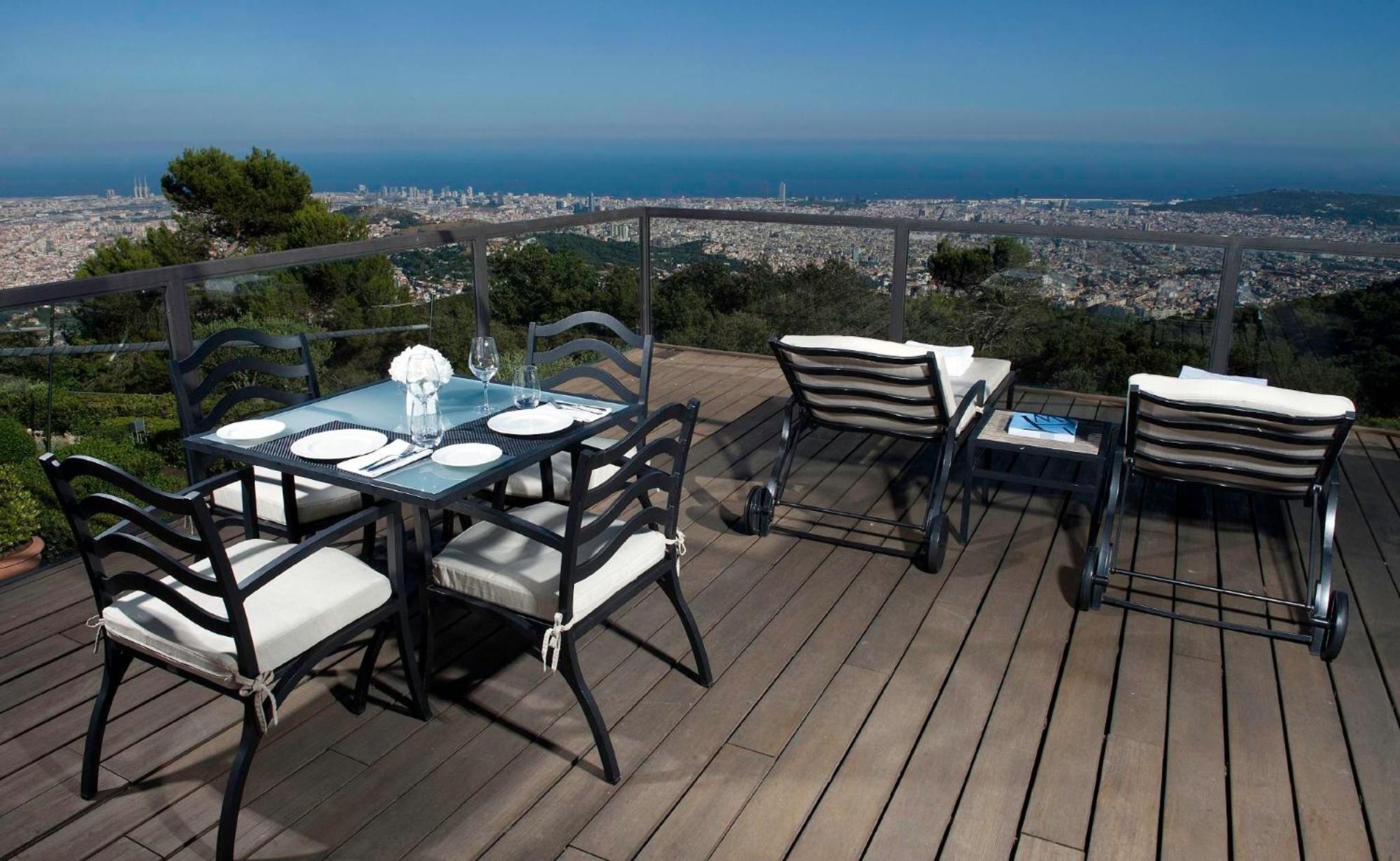 Habitación Doble Superior con Terraza y Vista a la Ciudad Habitación Doble Superior con Terraza y Vista a la Ciudad