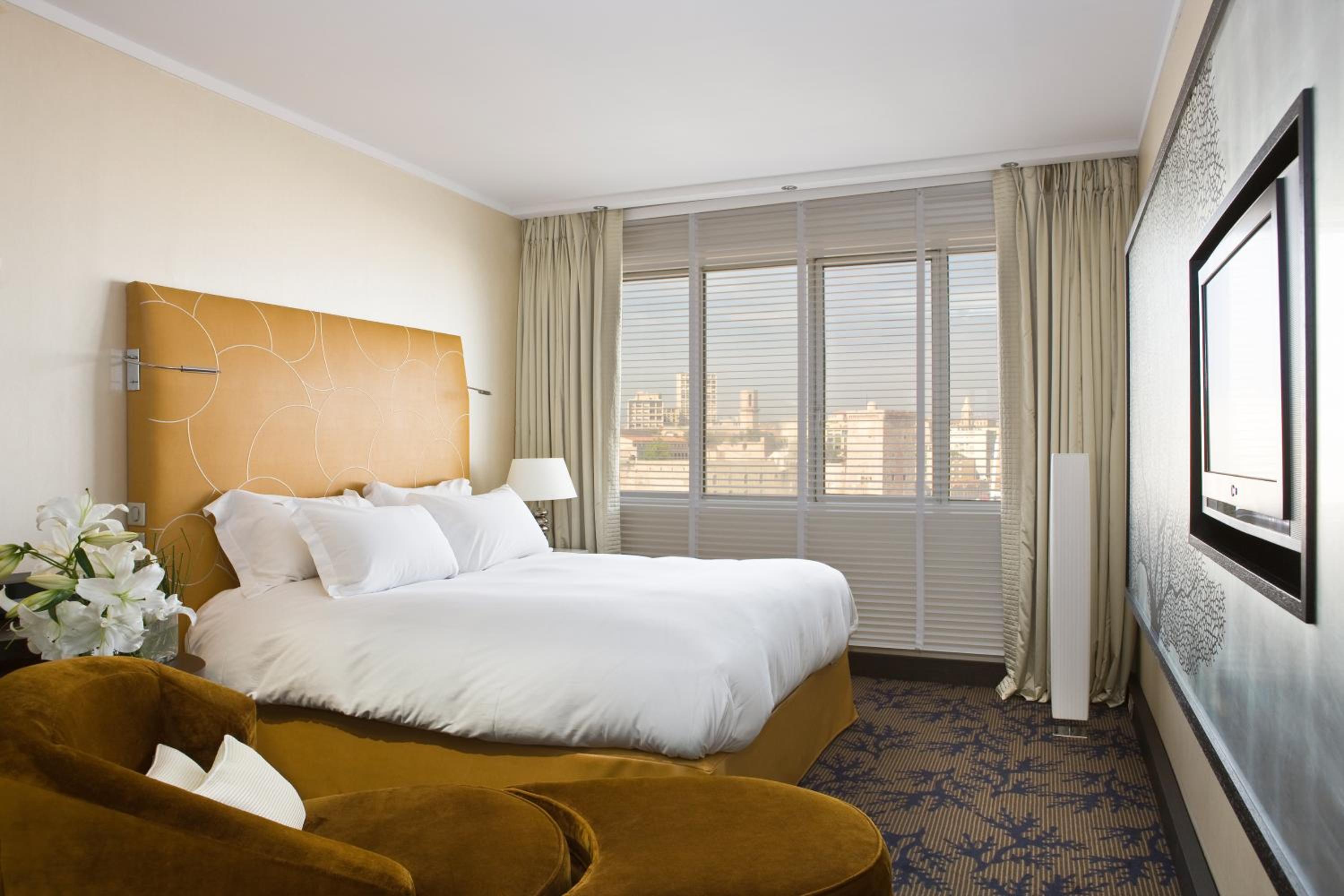 Luxury Room, with port view, One Double Bed, fitness and Sofitel Spa - Photo 5