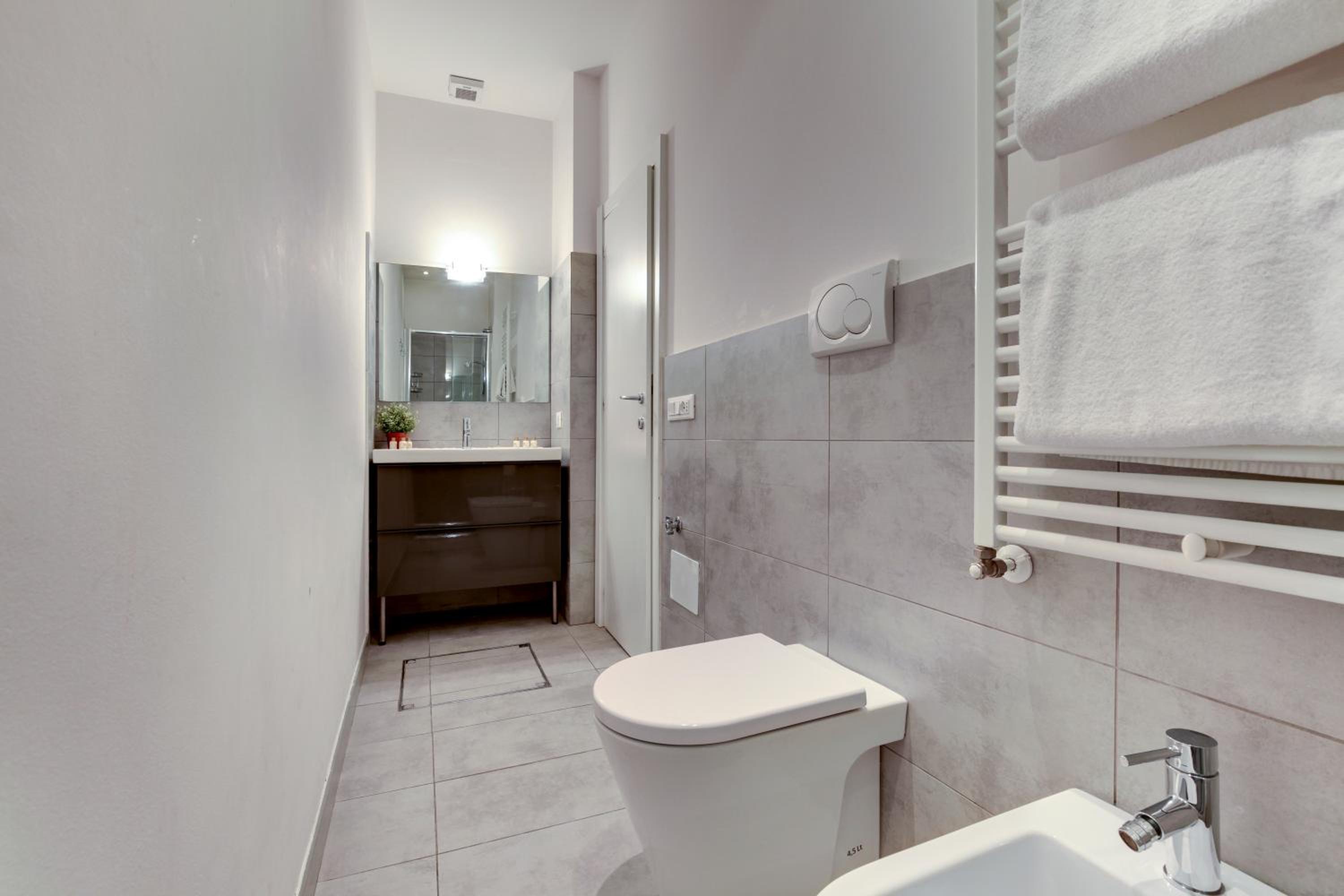 Three-Bedroom Apartment with Terrace photo 3