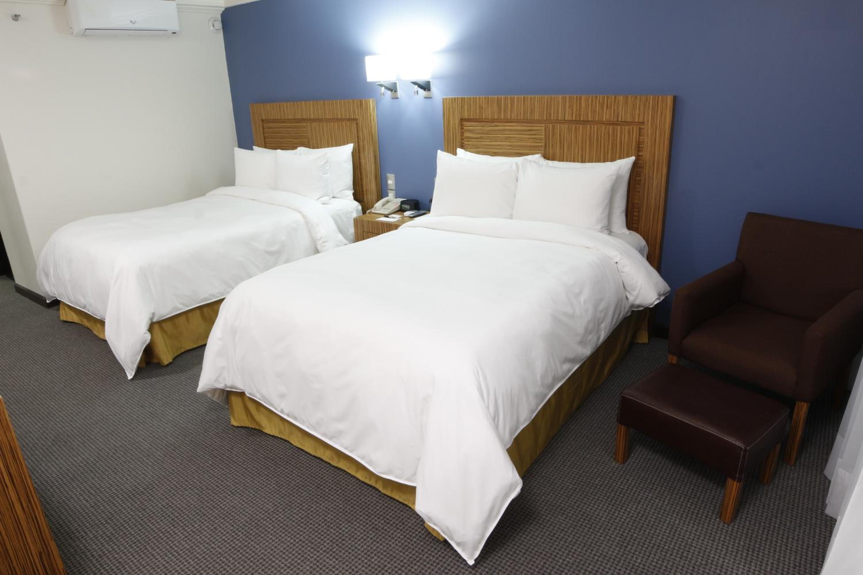 Extended Stay Double Room with Two Double Beds - Photo 9