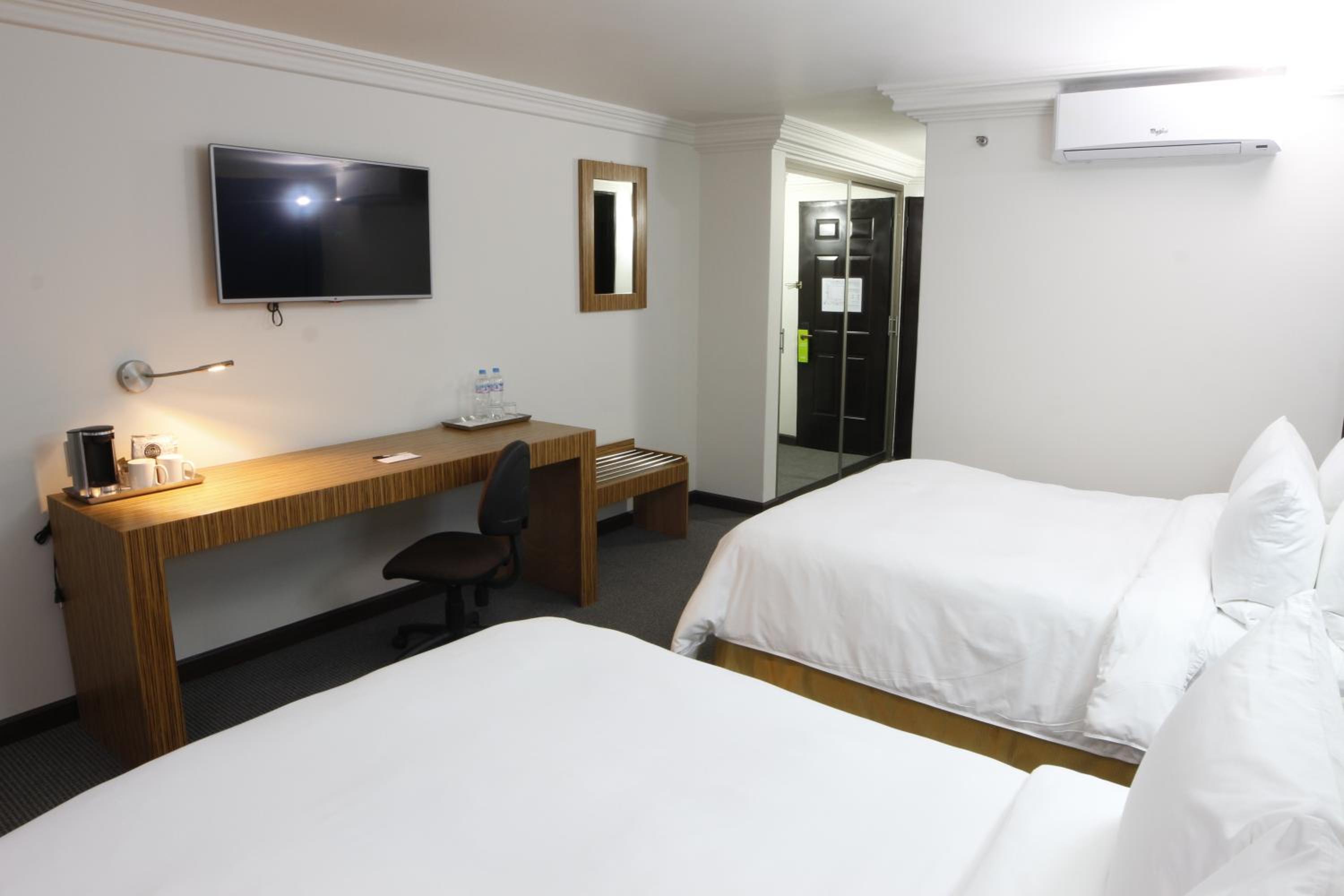 Extended Stay Double Room with Two Double Beds - Photo 8