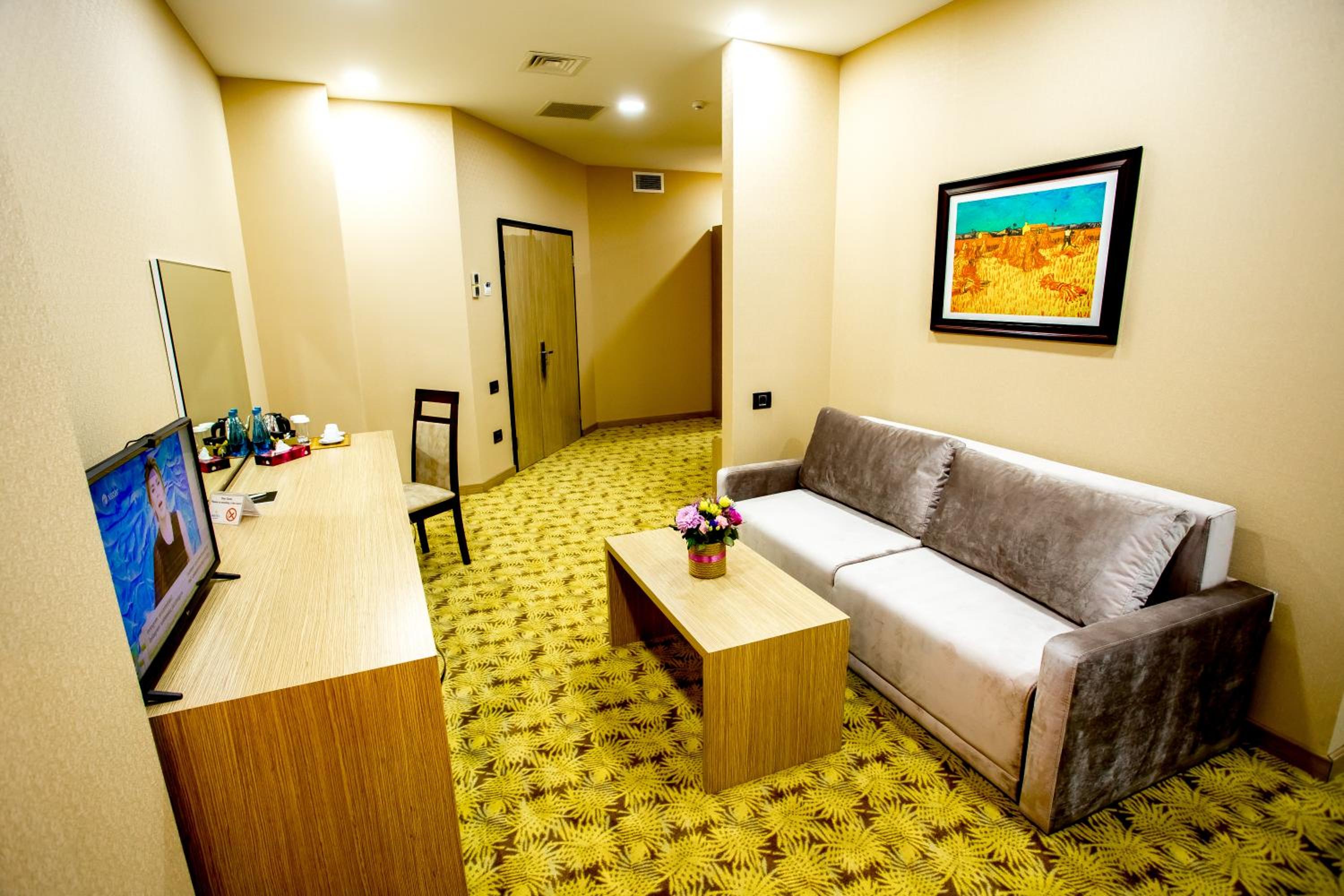 Deluxe Family Room photo 2