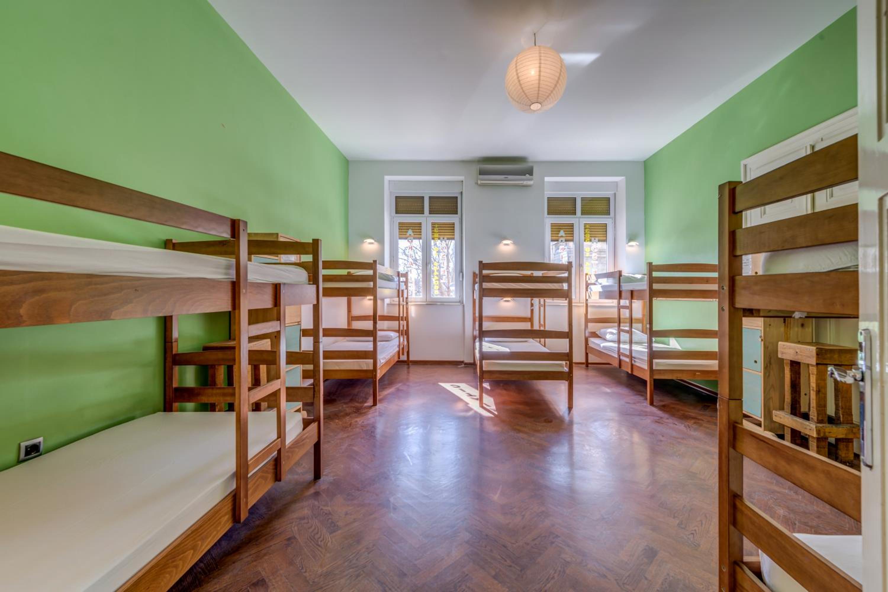 Bed in 10-Bed Mixed Dormitory Room