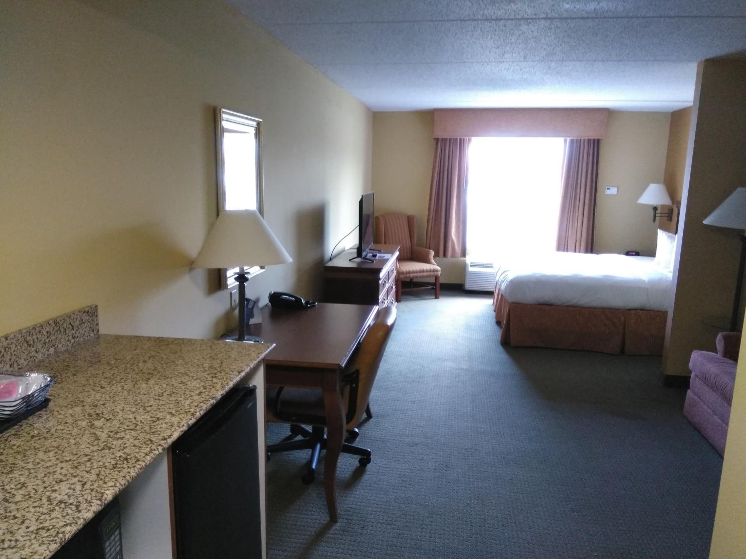 King Studio Suite - Non-Smoking - Photo 2