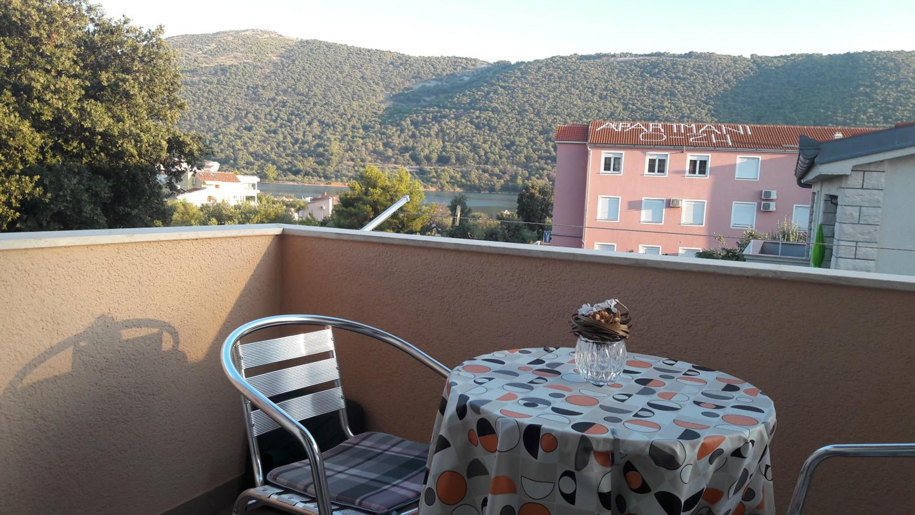 Apartment with Balcony - Photo 7