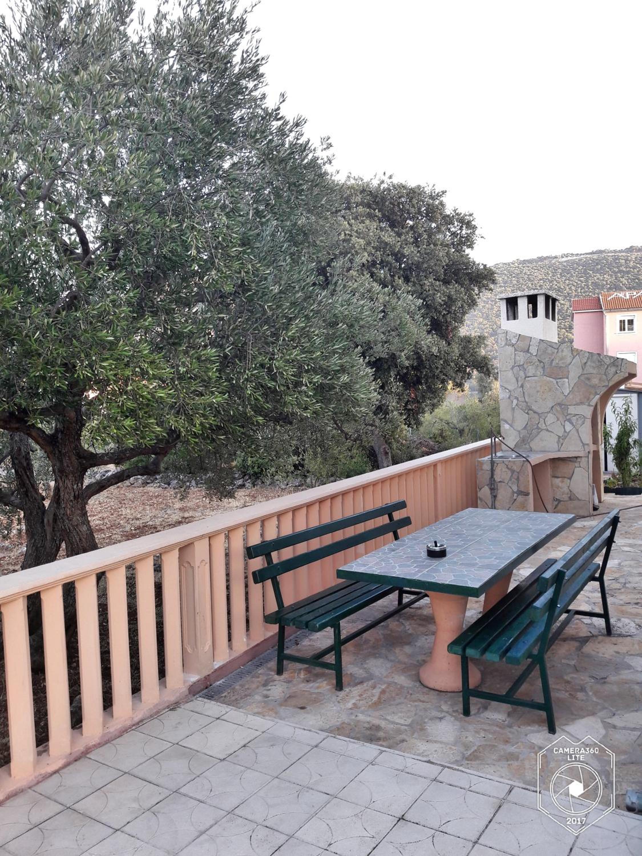 Apartment with Balcony - Photo 11
