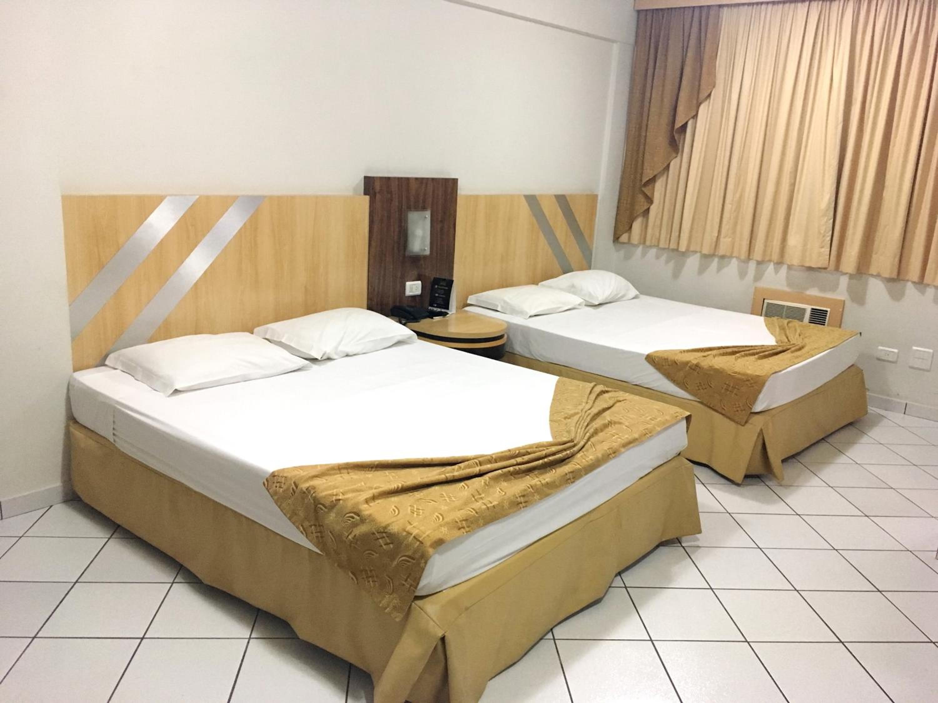 King Room with Two King Beds photo 3