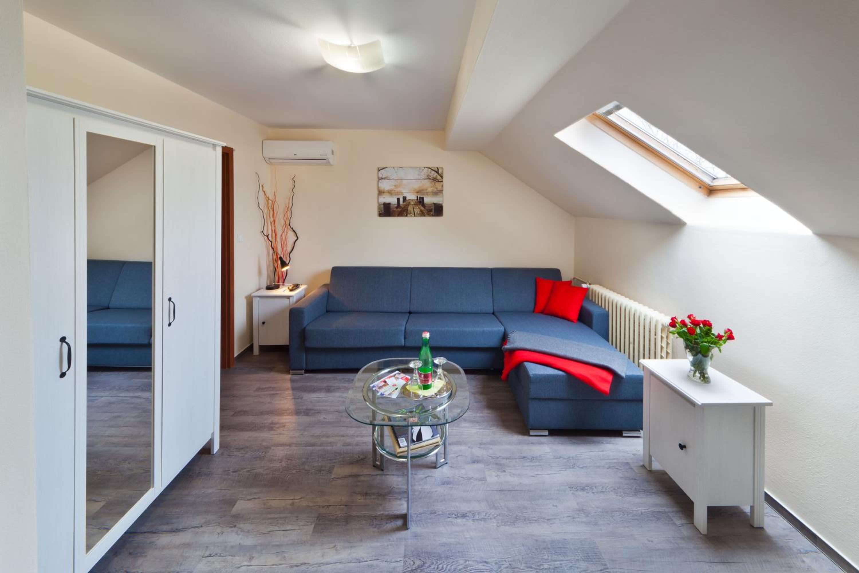 Suite - Photo 6