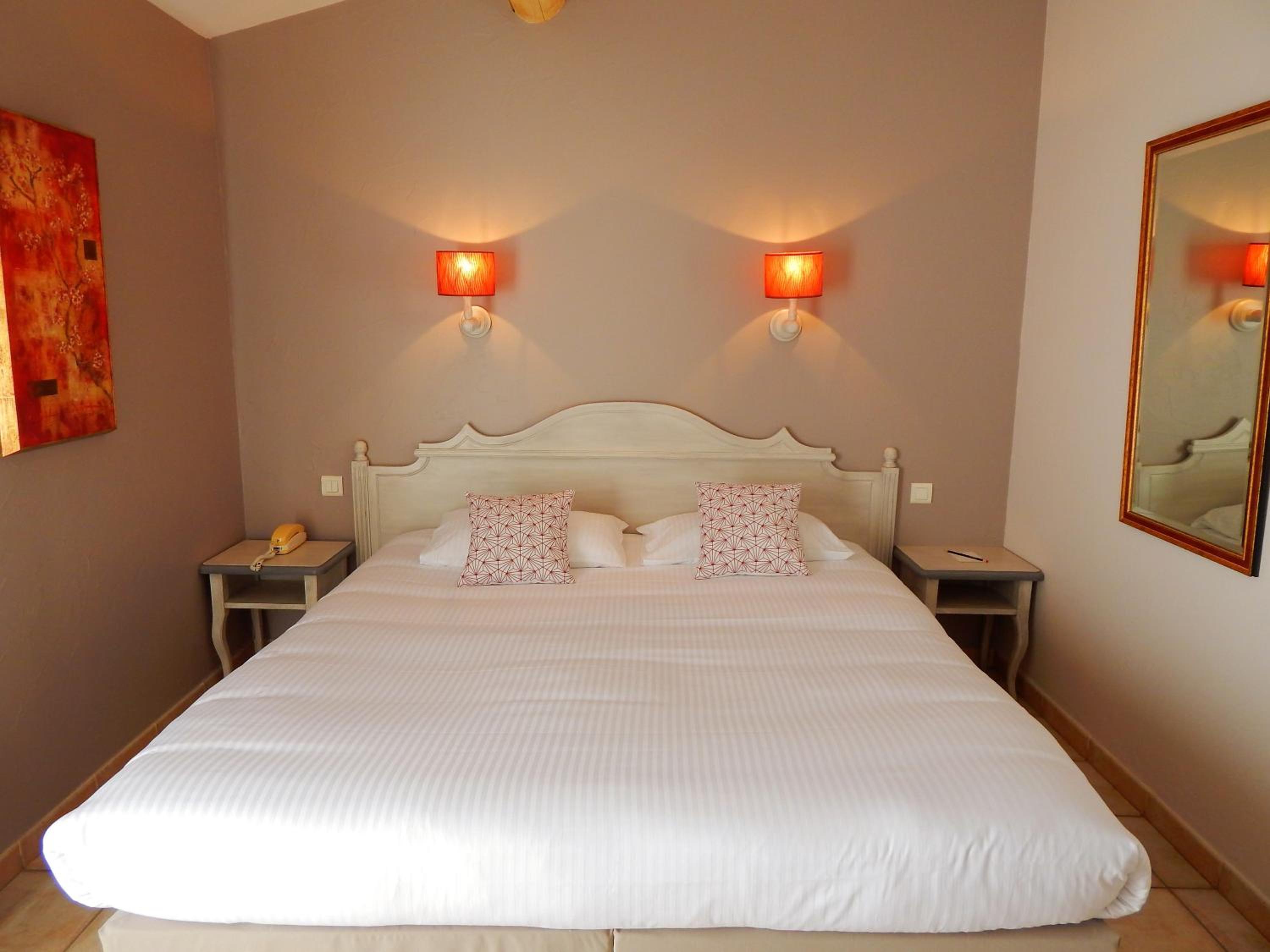 Double Room - Photo 3