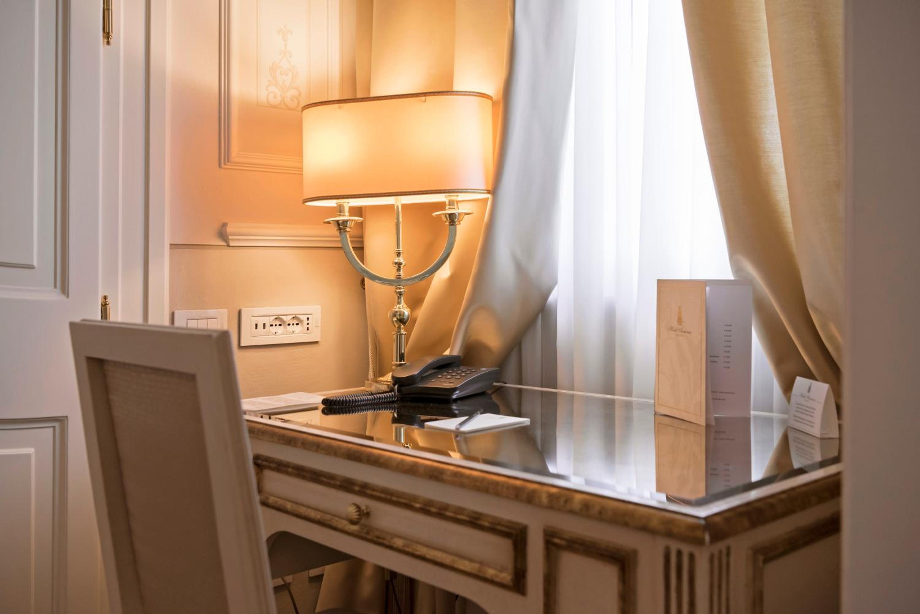 Suite - Photo 2