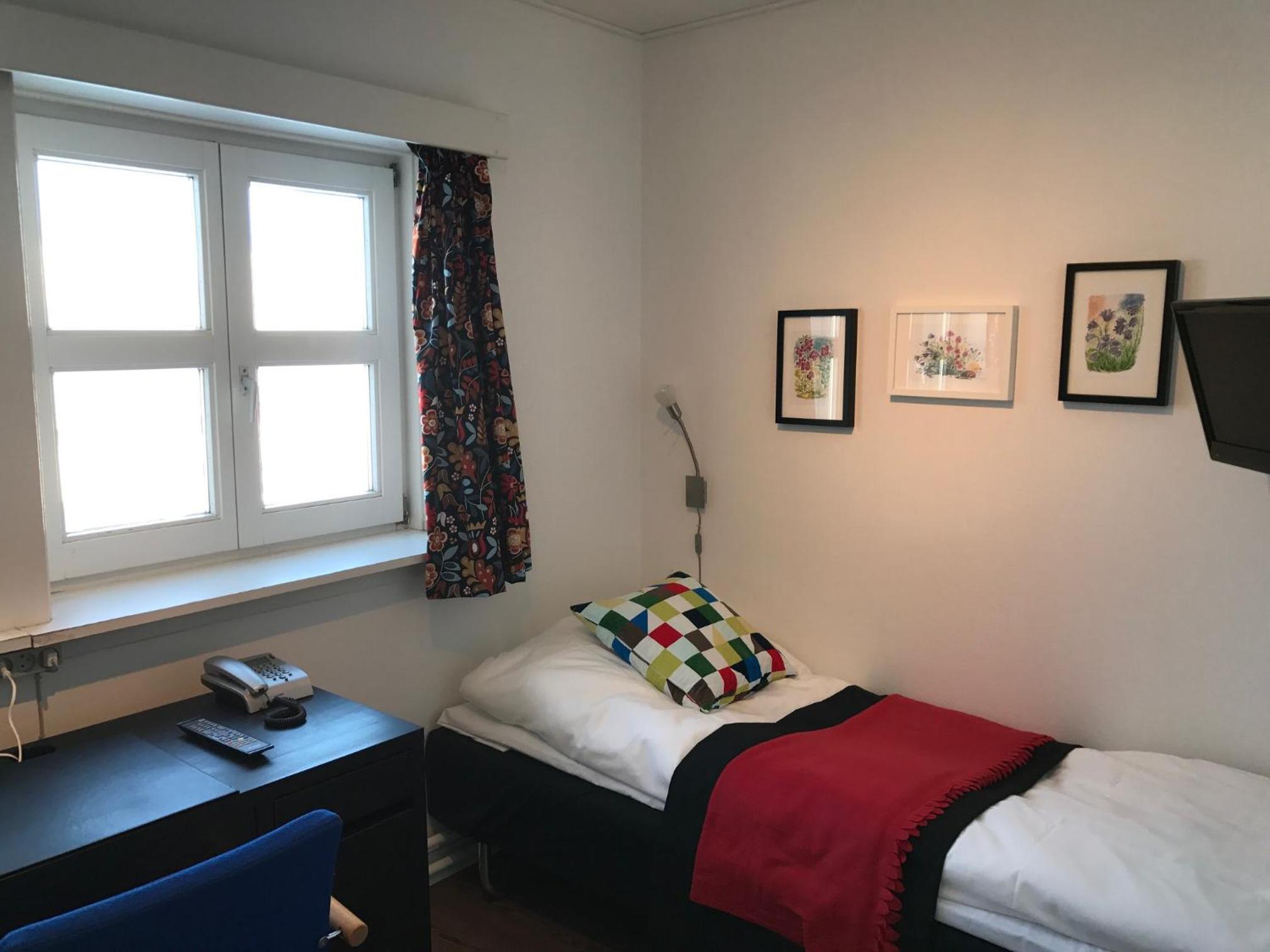 Standard Twin Room photo 2