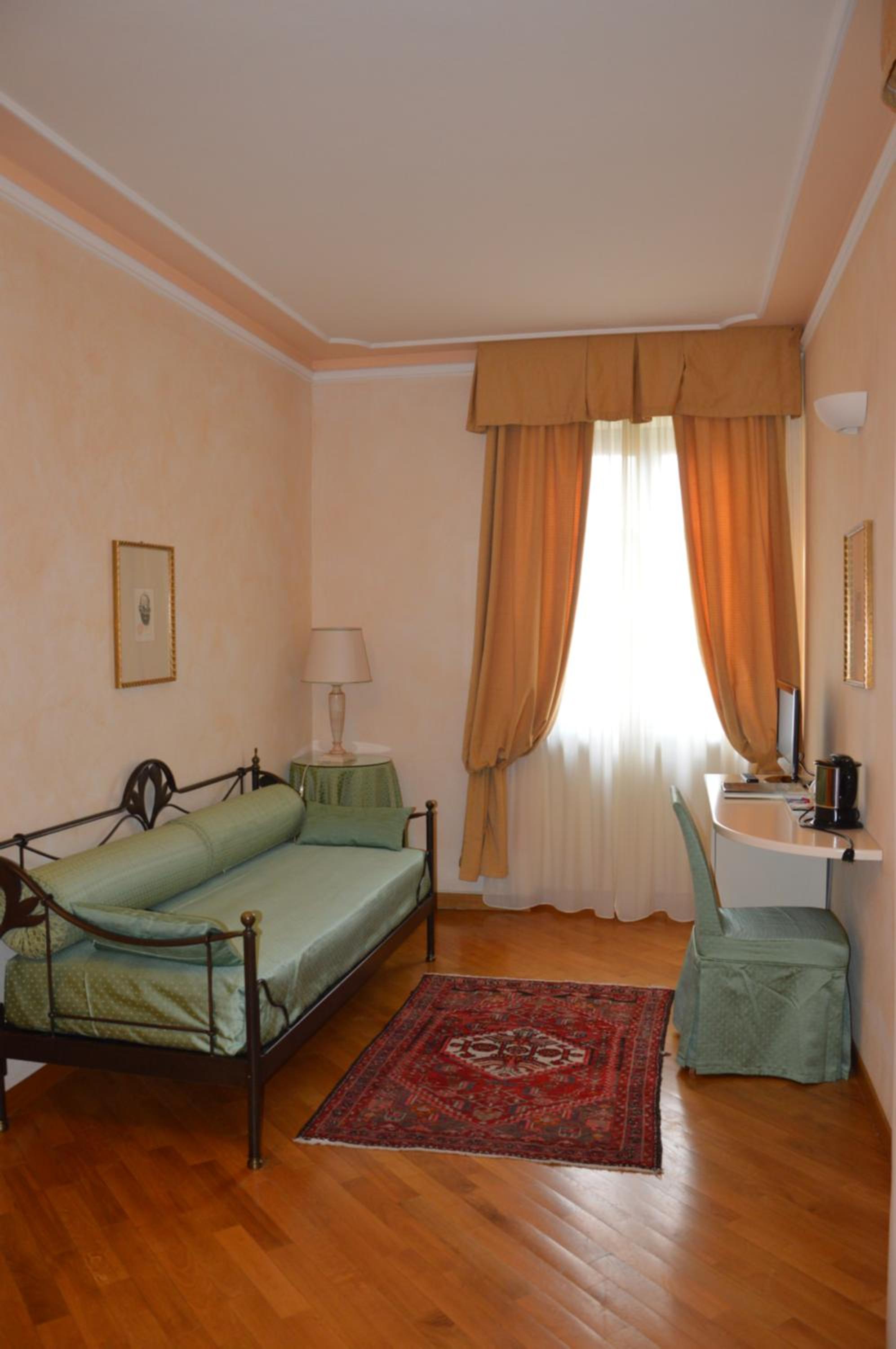 Junior Suite with Balcony photo 1