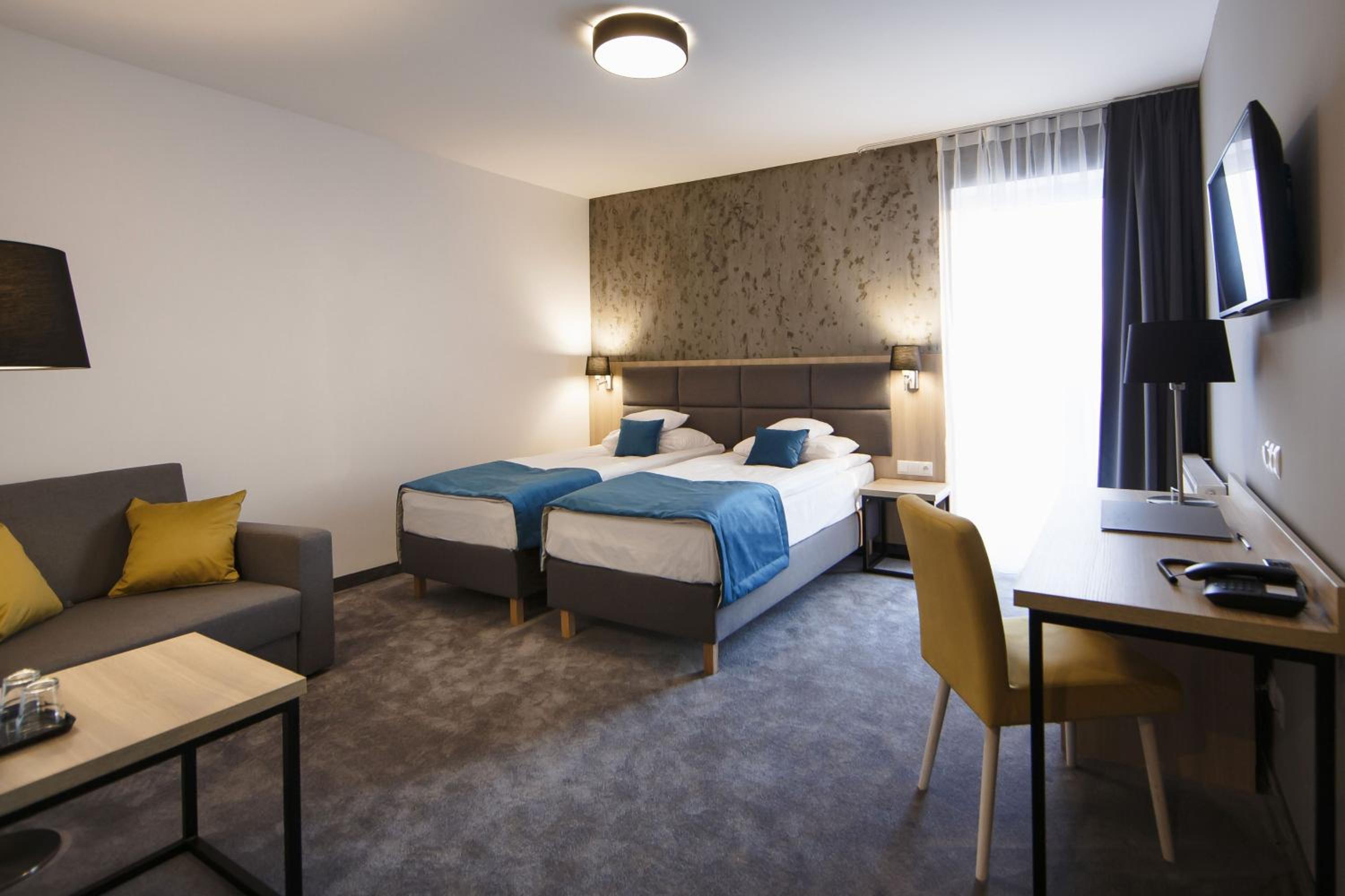 Double Room with Extra Bed - Photo 2