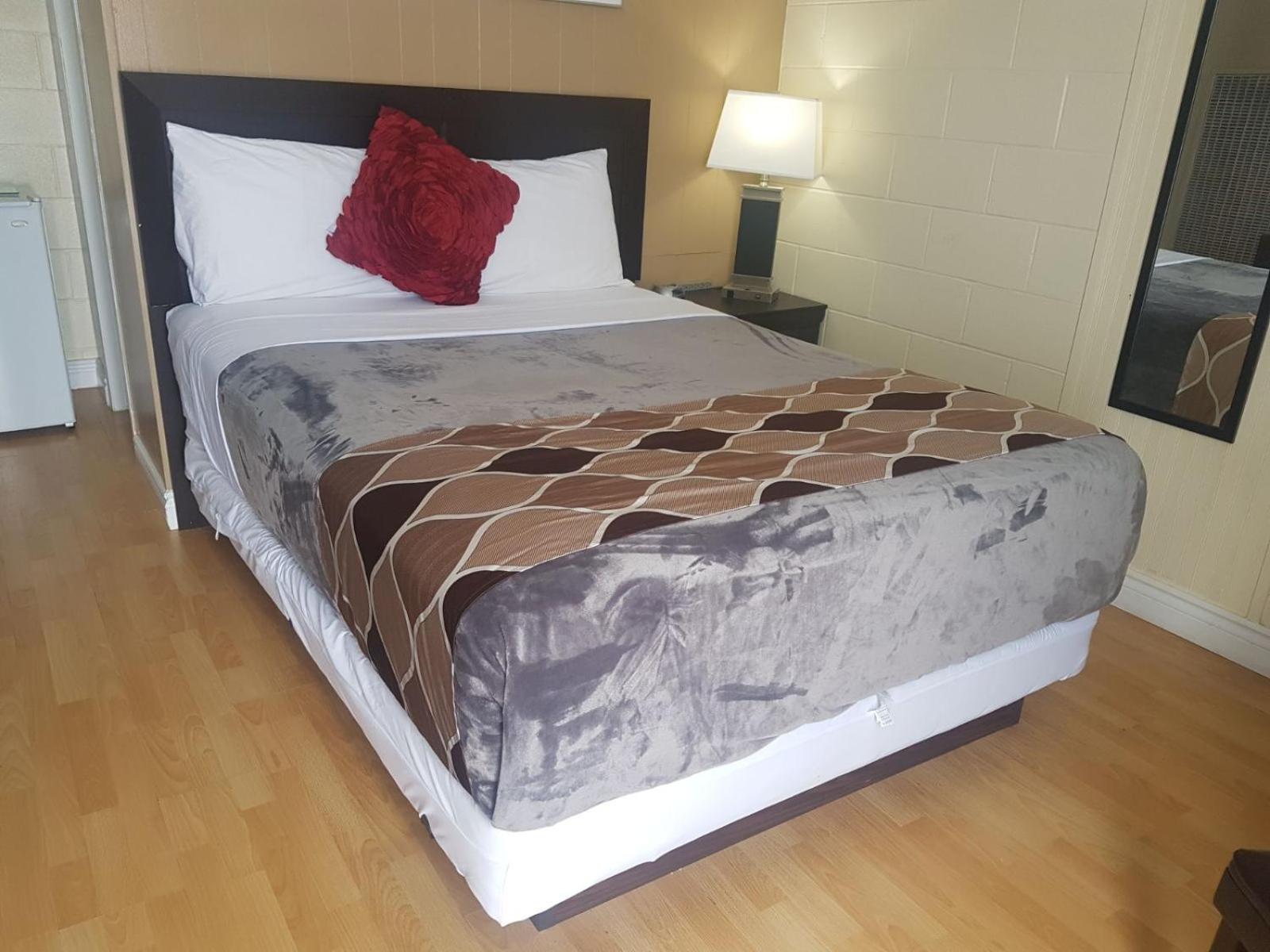 Queen Room photo 3