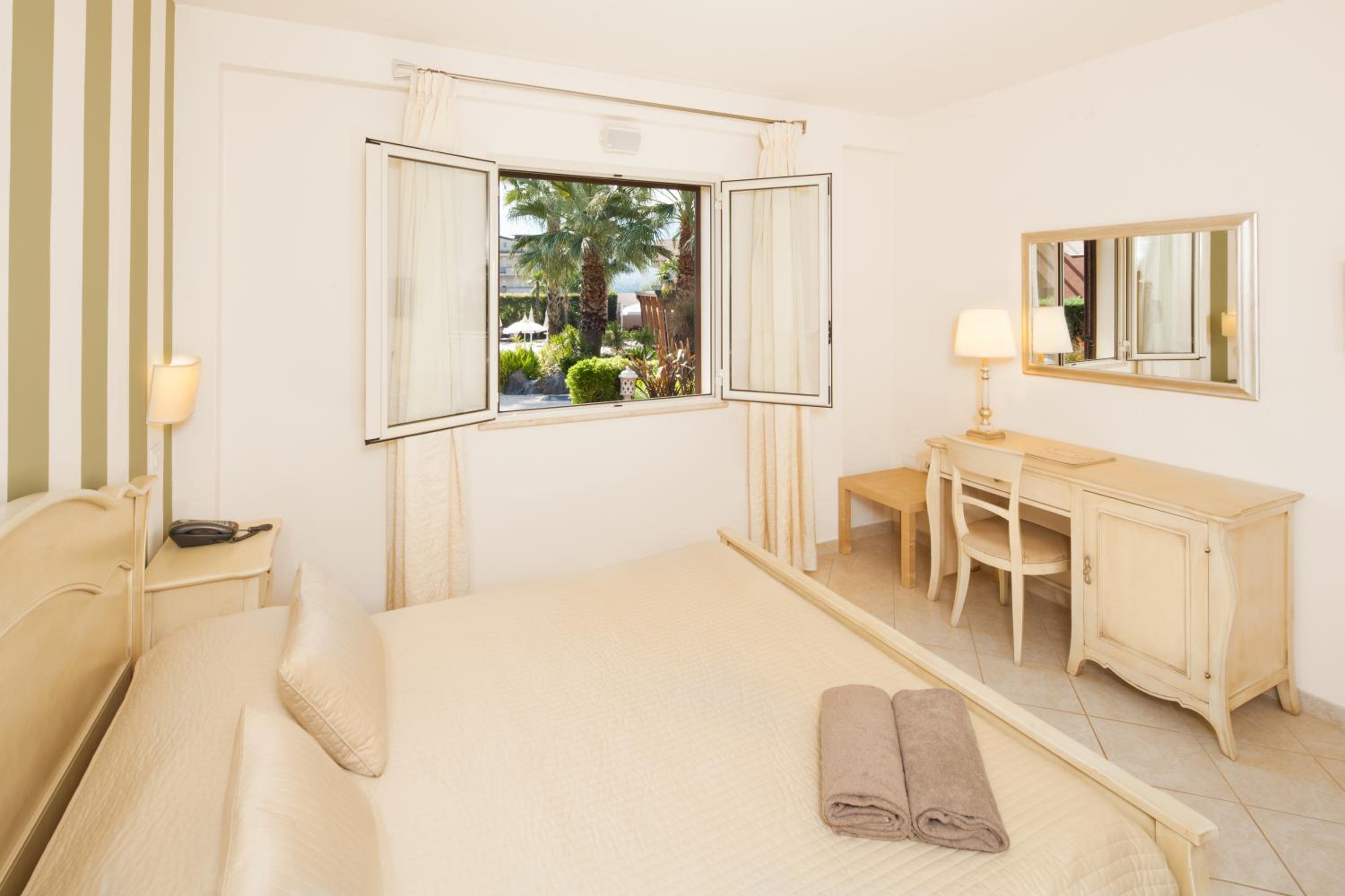 Economy Double Room - Photo 1