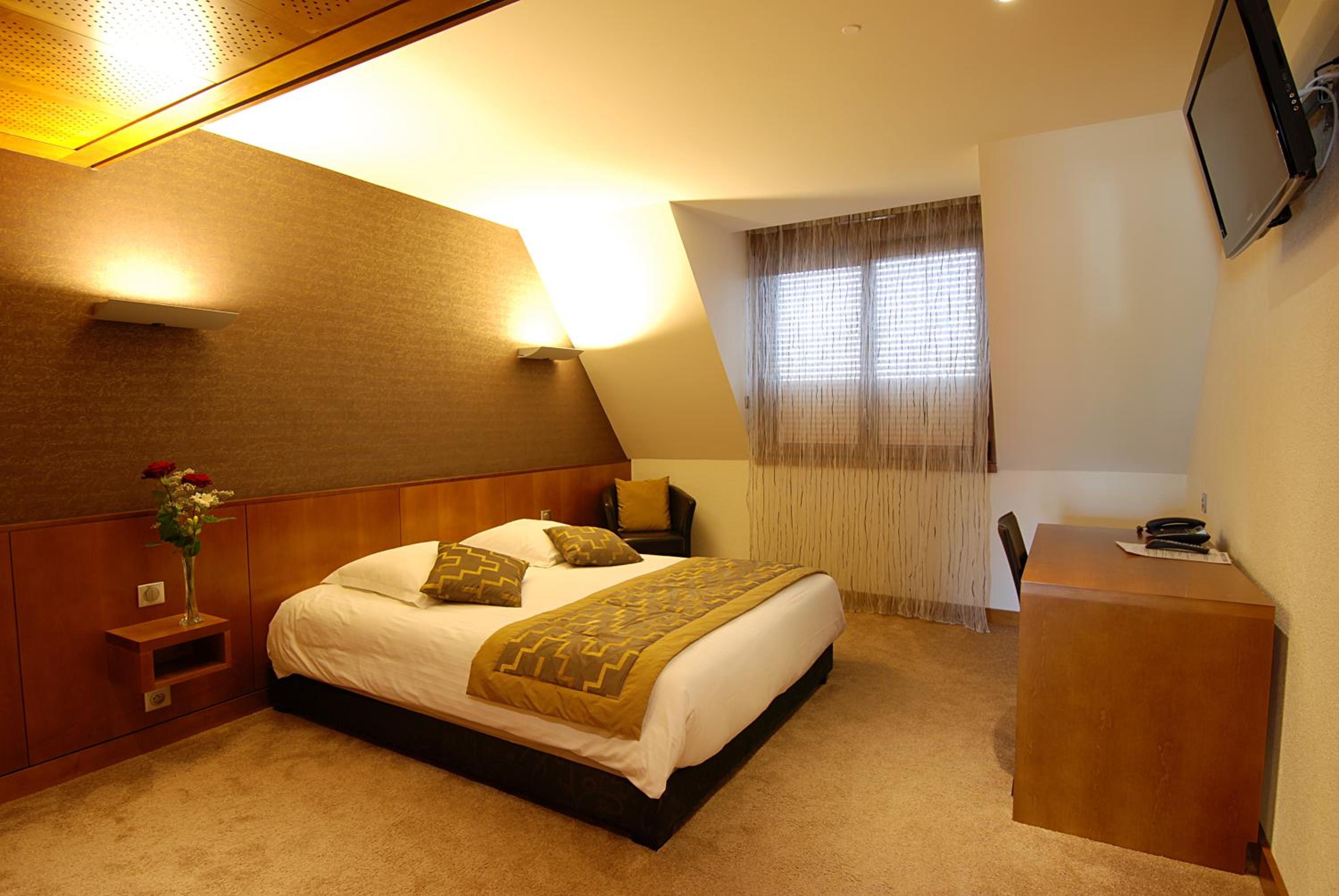 Suite - Photo 2