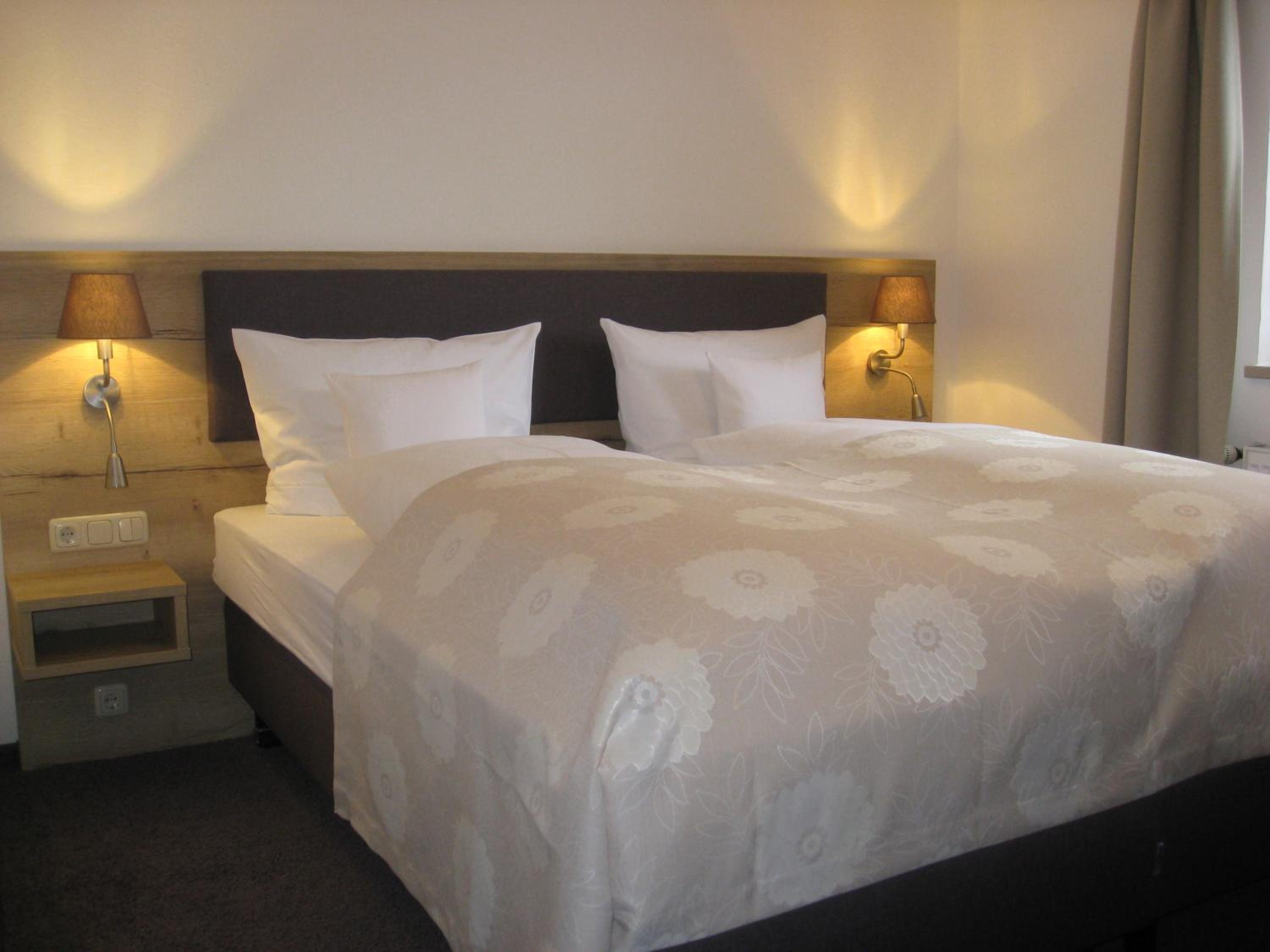 Double Room - Photo 7