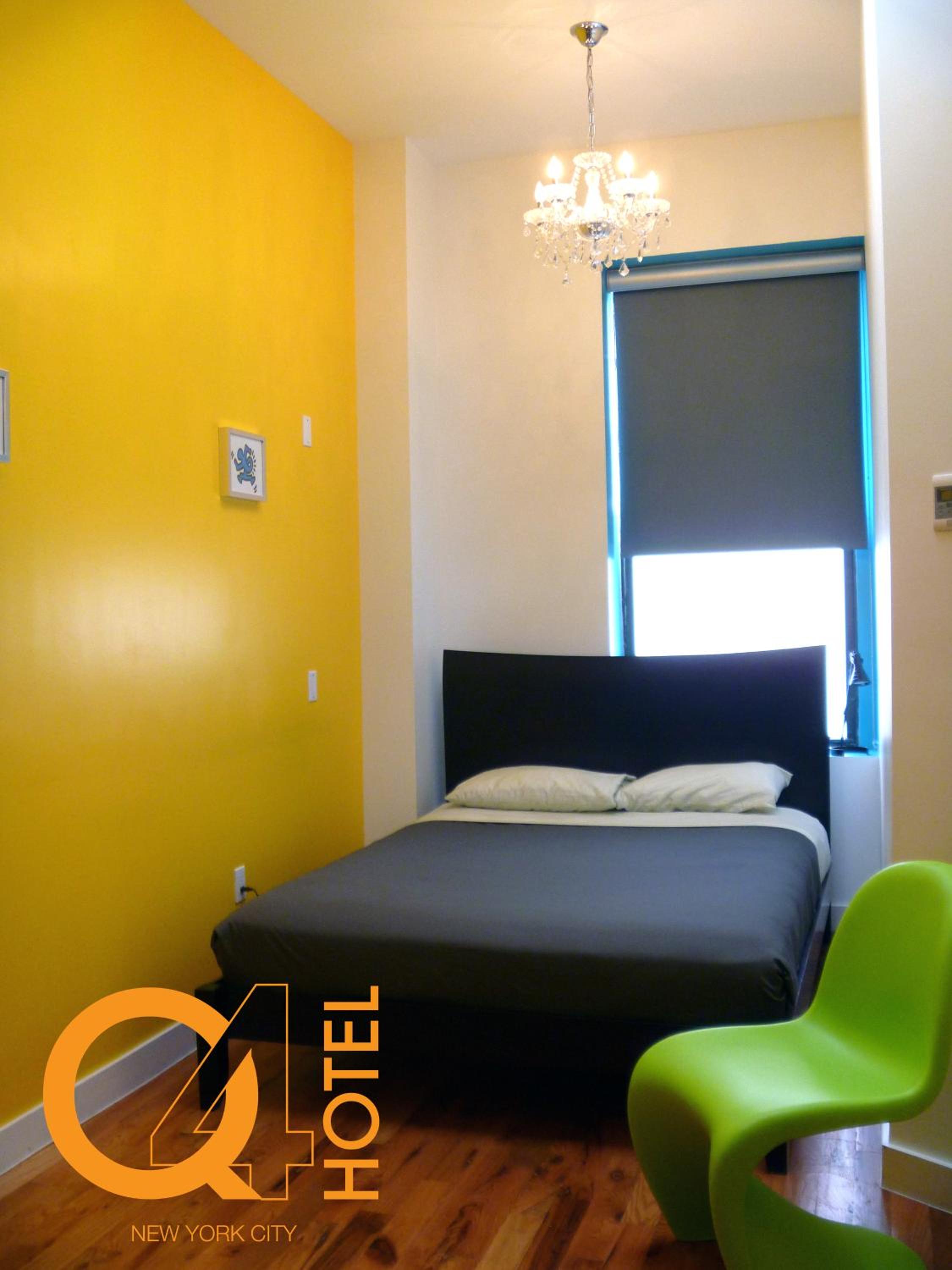 Queen Room photo 3