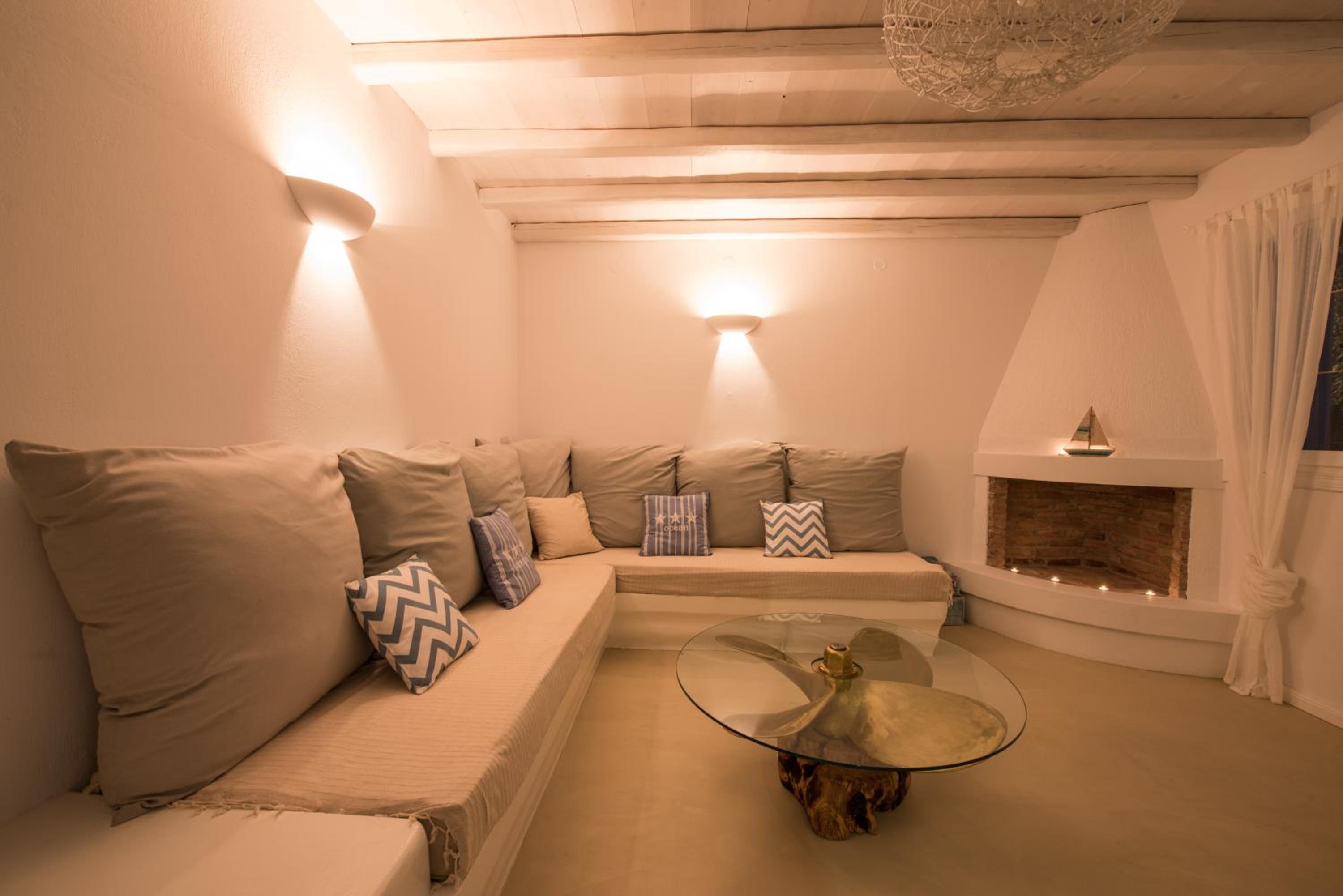 Villa with Private Pool - Photo 29