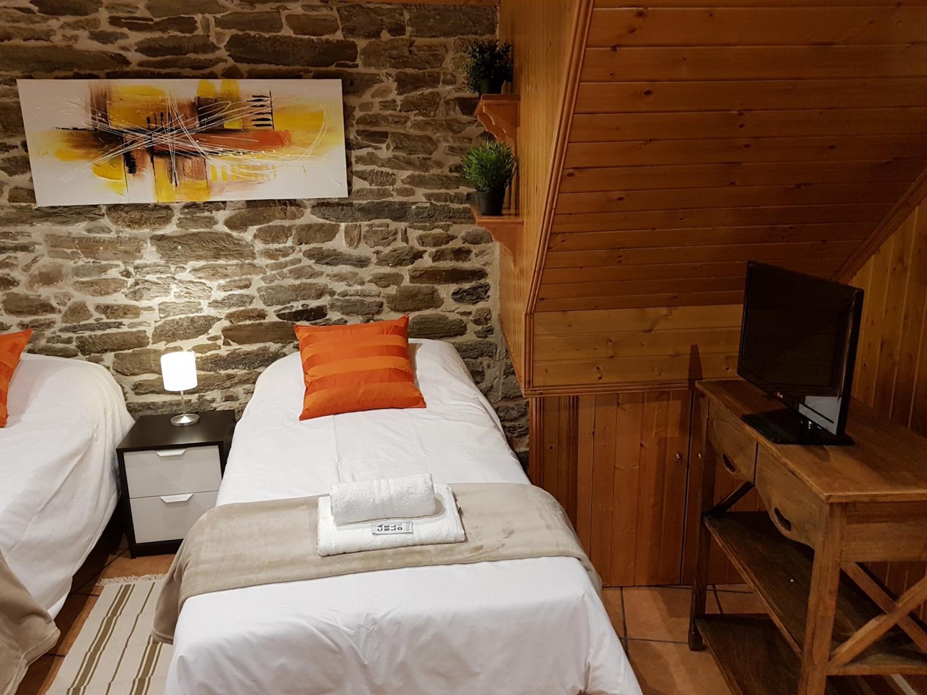 Quadruple Room with Private Bathroom photo 2