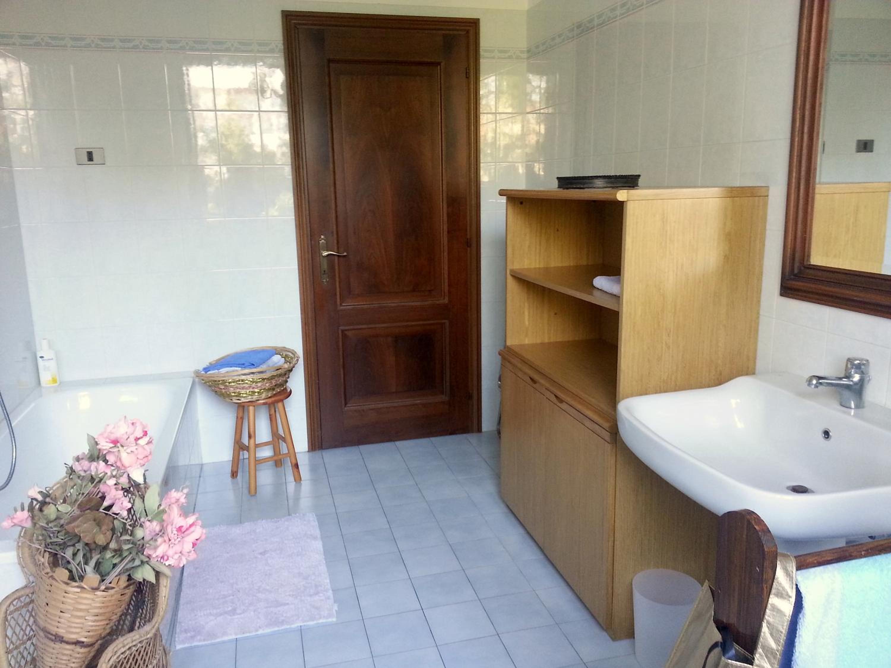 Double or Twin Room - Photo 3