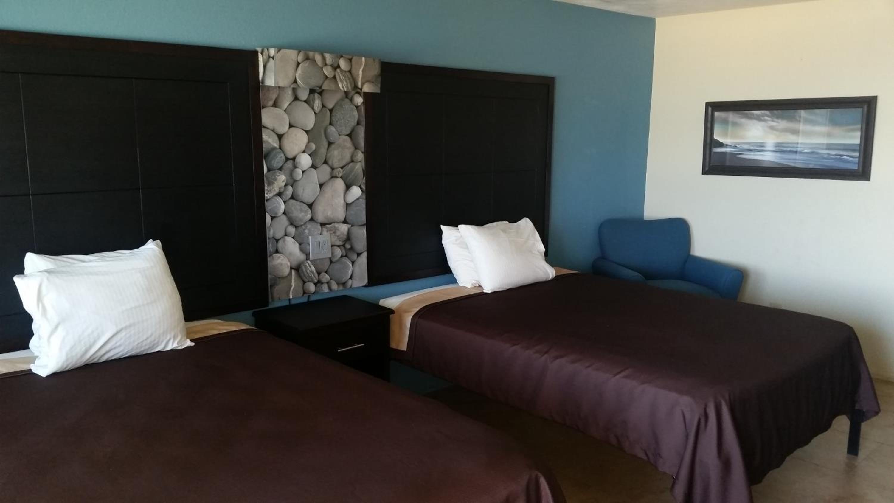 Double Room with Balcony or Patio -  Oceant Front  - Photo 4