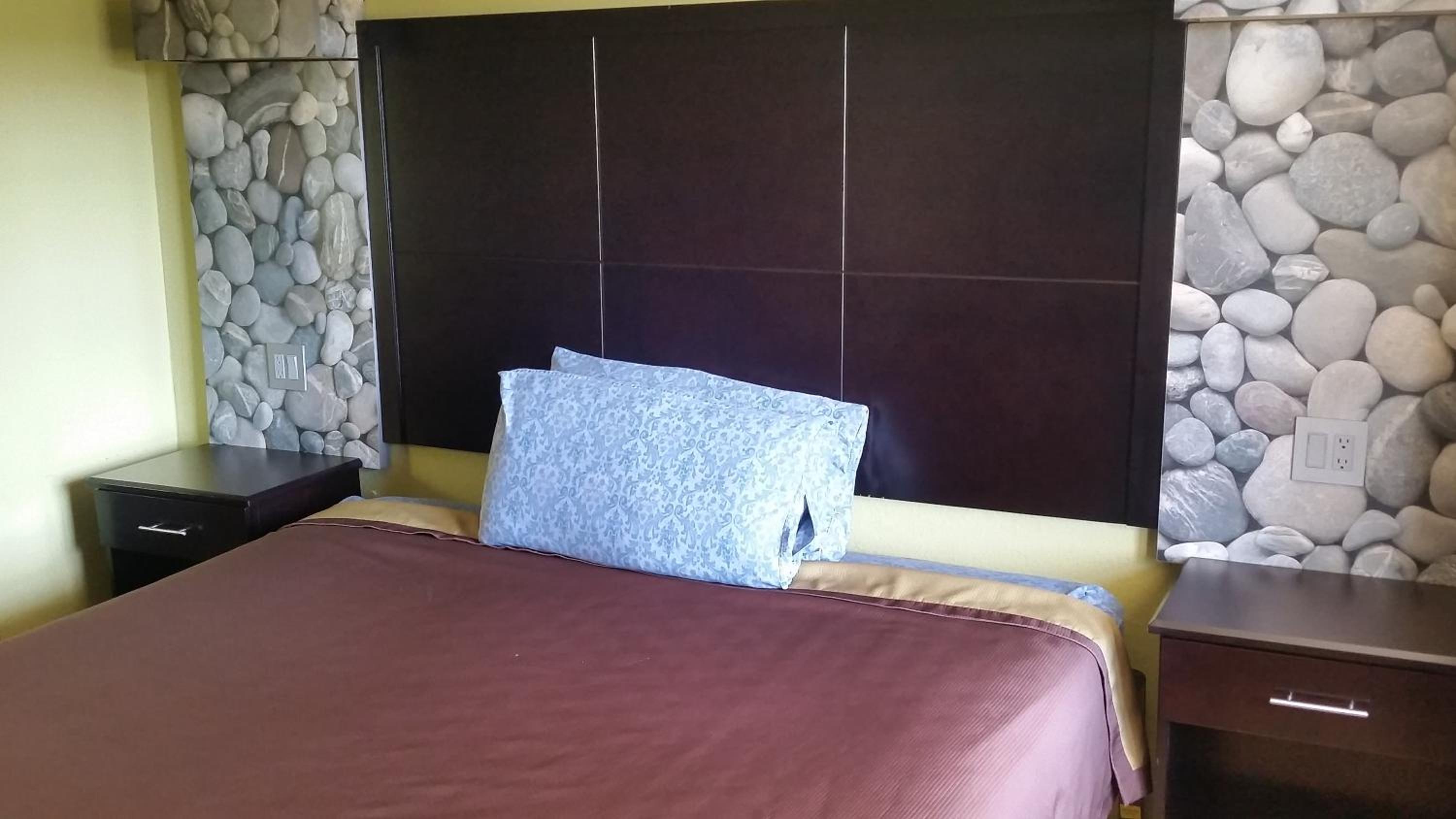 Standard King Room - No View - Photo 5