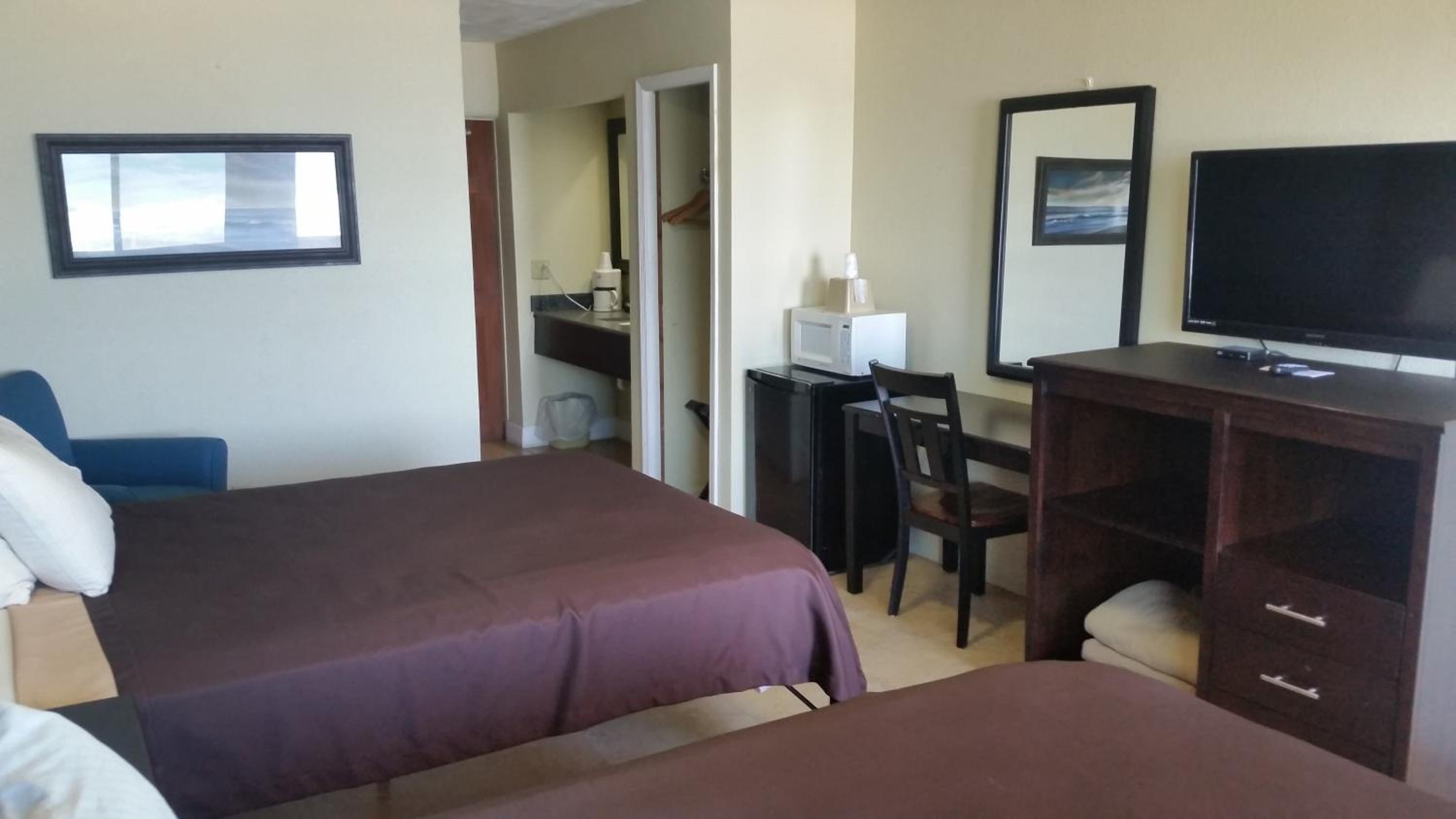 Double Room with Balcony or Patio -  Oceant Front  - Photo 13