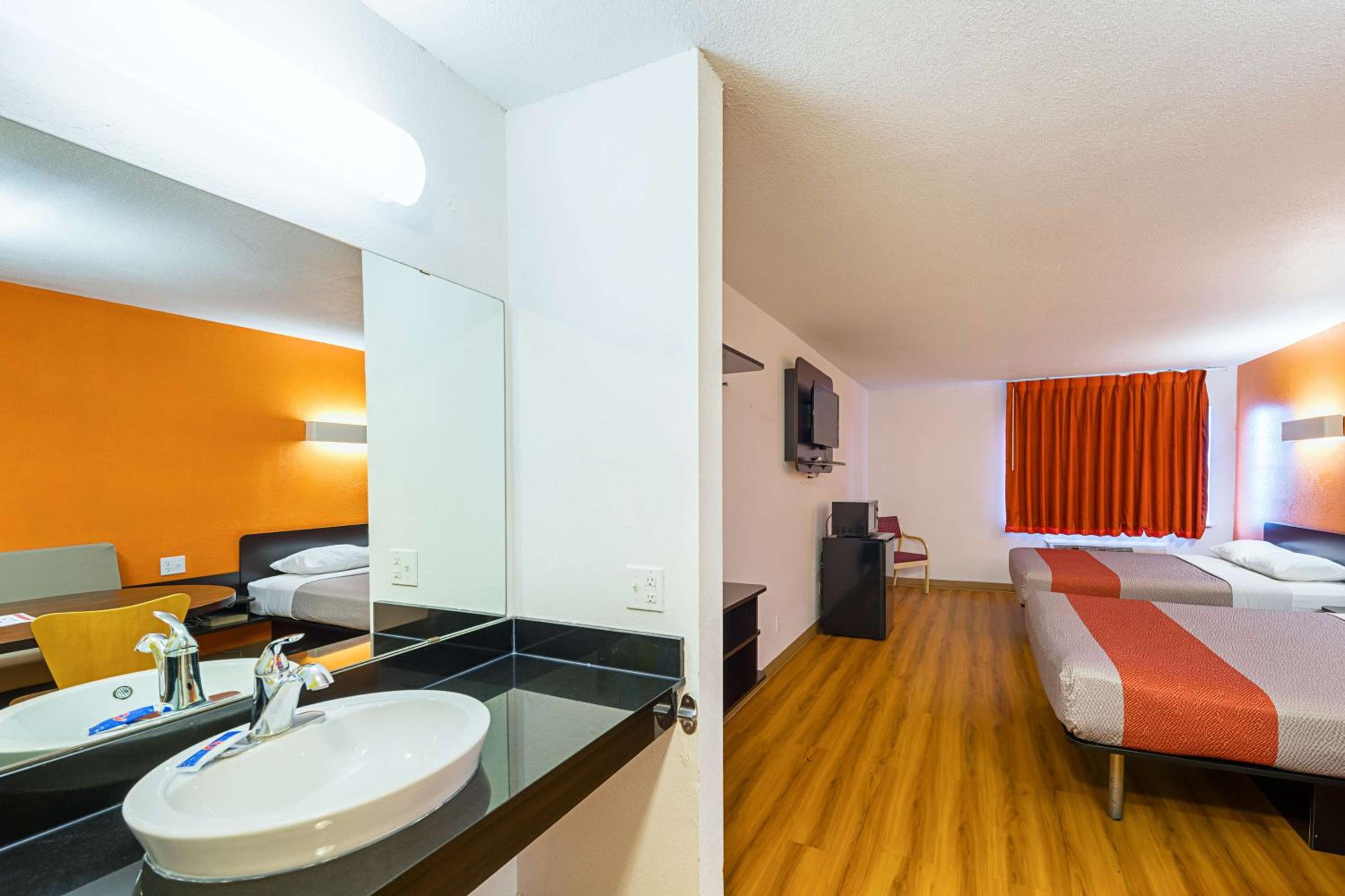 Queen Room with Two Queen Beds - Non-Smoking