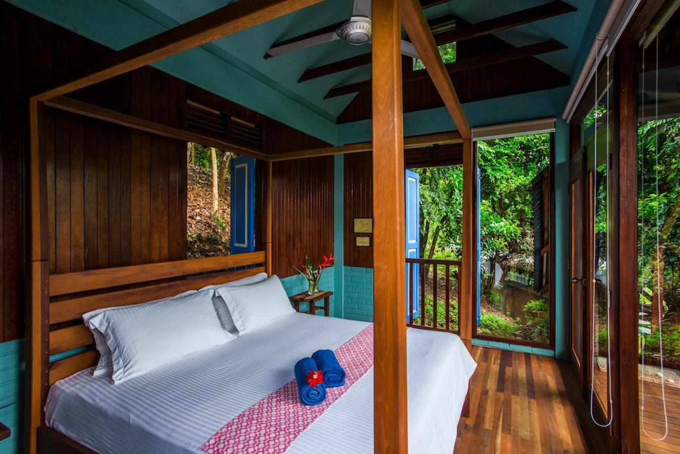 Superior Chalet (Lanai House - Open Concept) photo 2