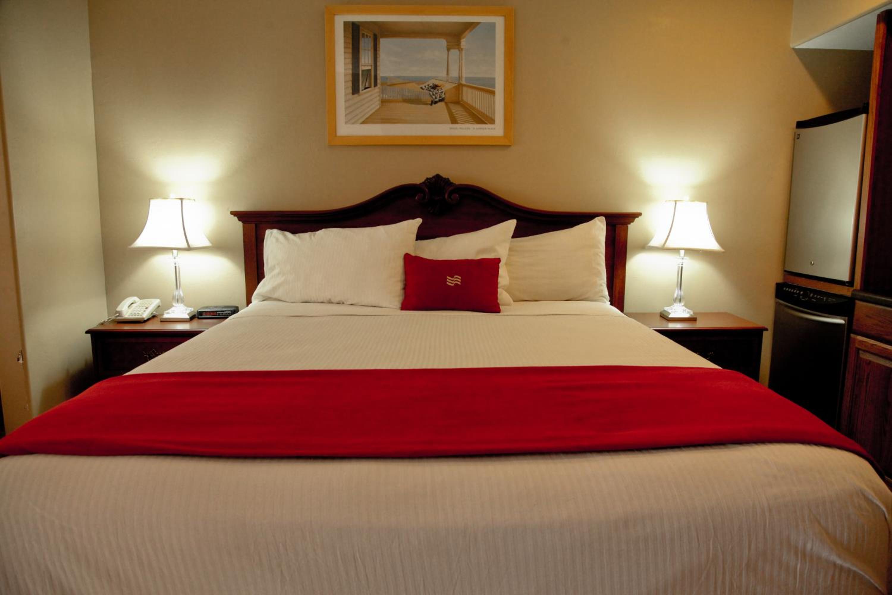 King Suite with Lake View - Photo 1