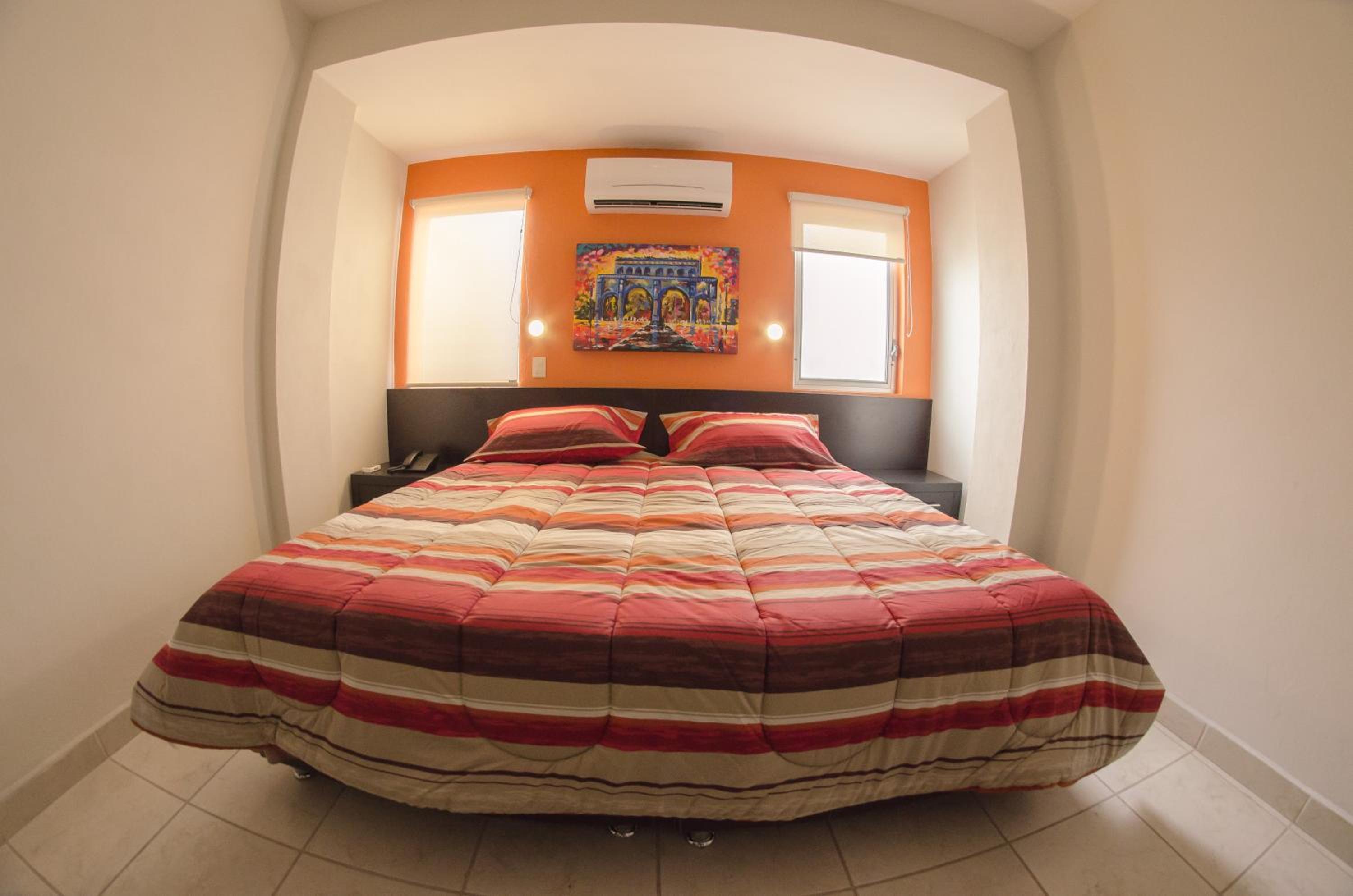 Deluxe King Room - Photo 3