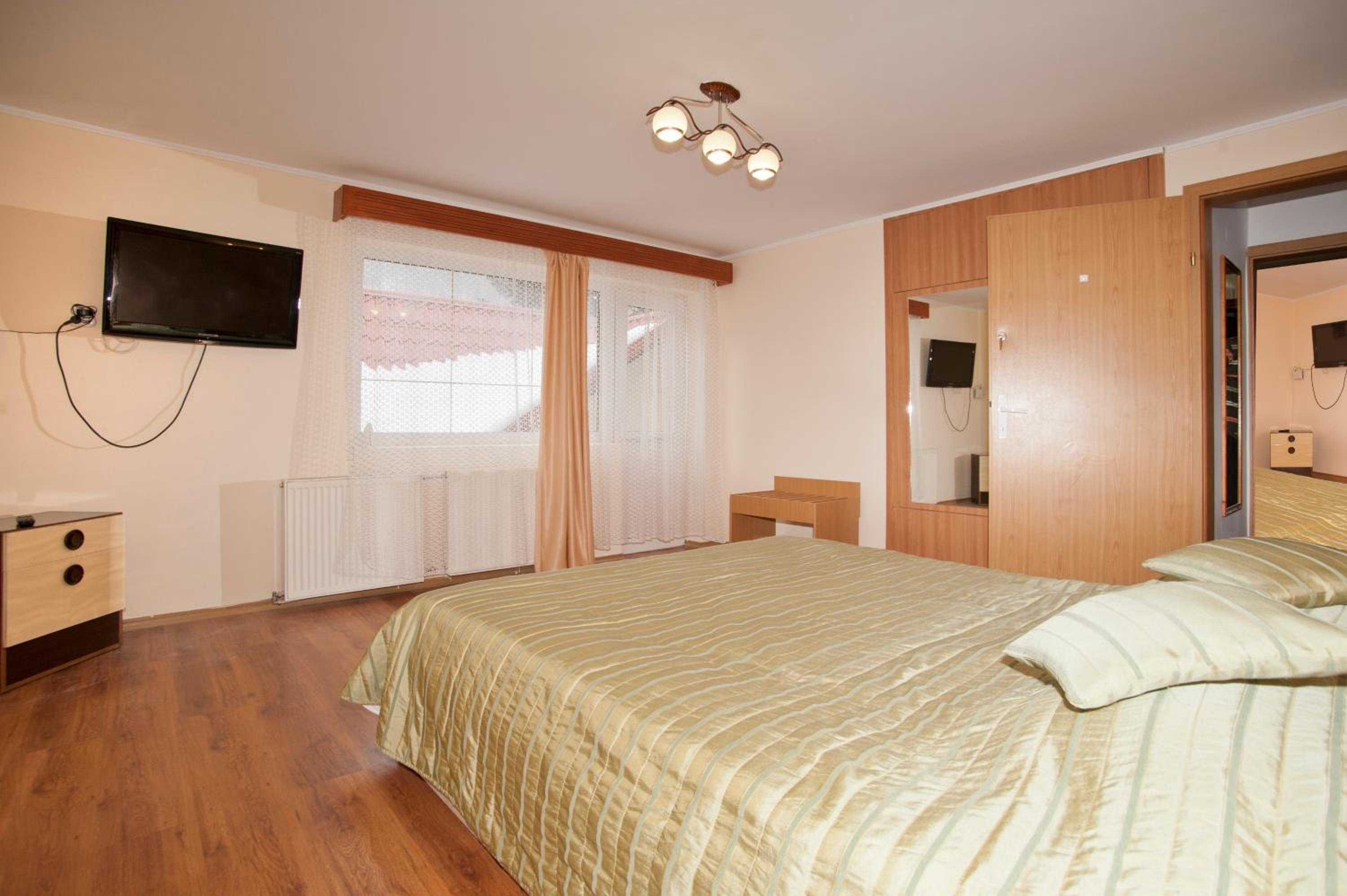 Standard Double Room - Photo 5