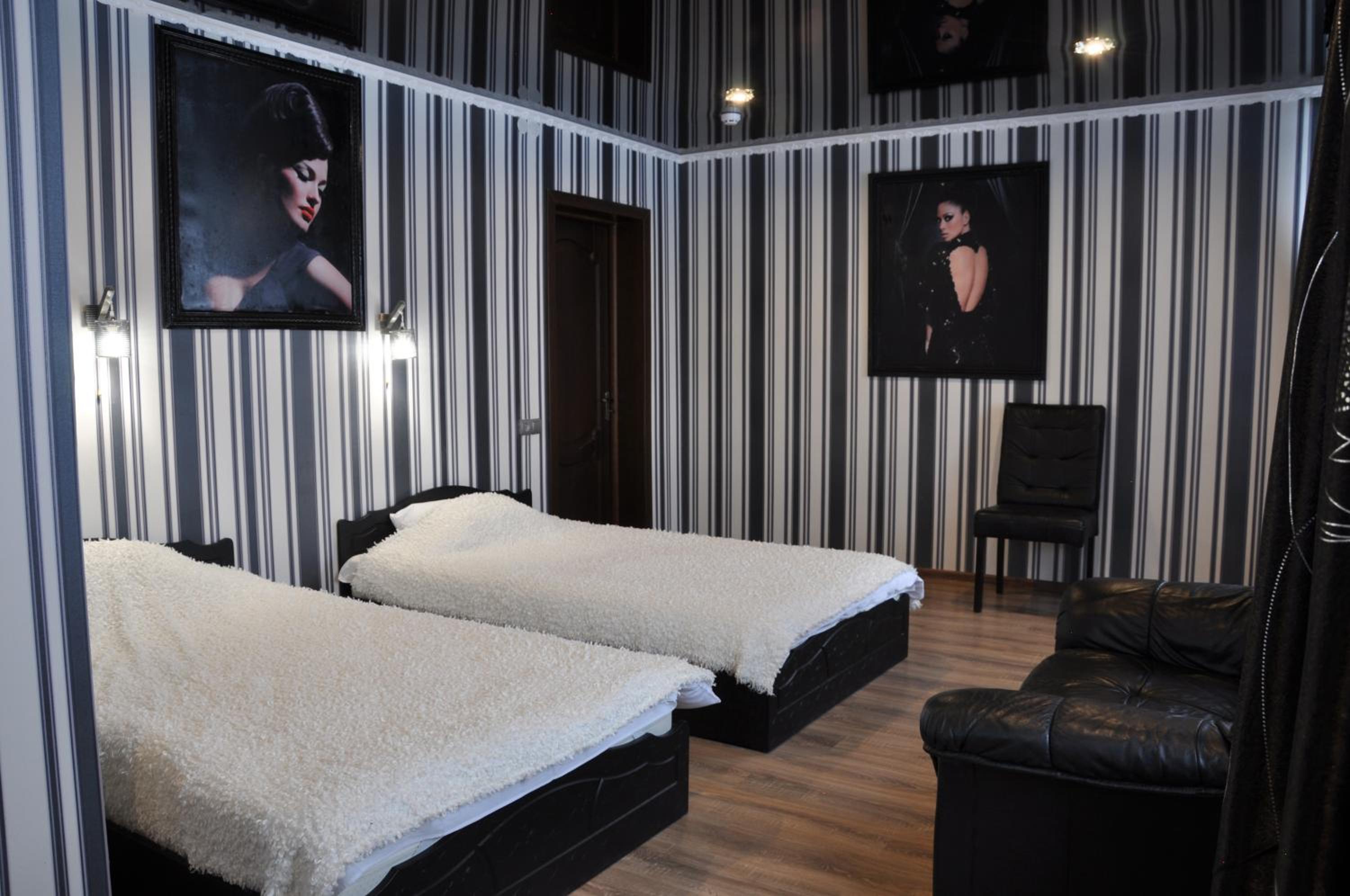 Twin Room with Shower