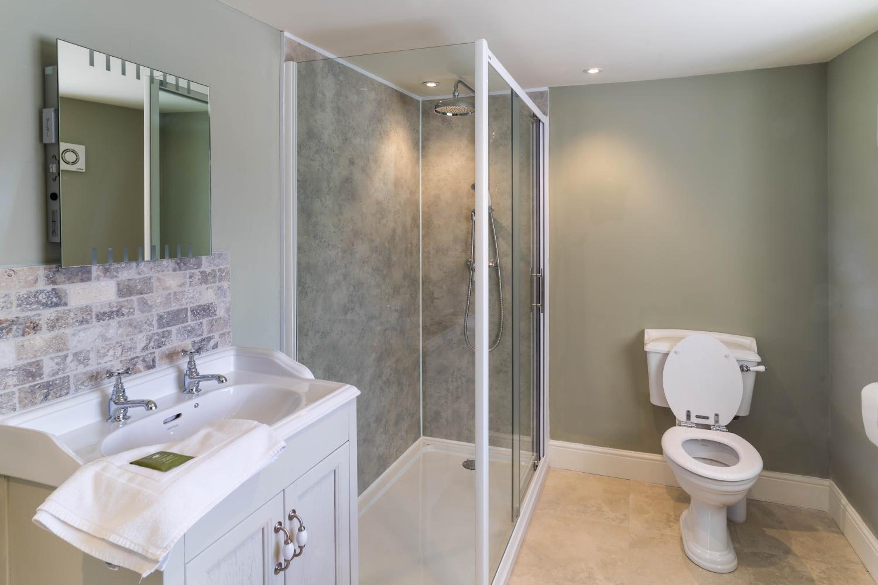 Deluxe Double Room with Shower photo 2