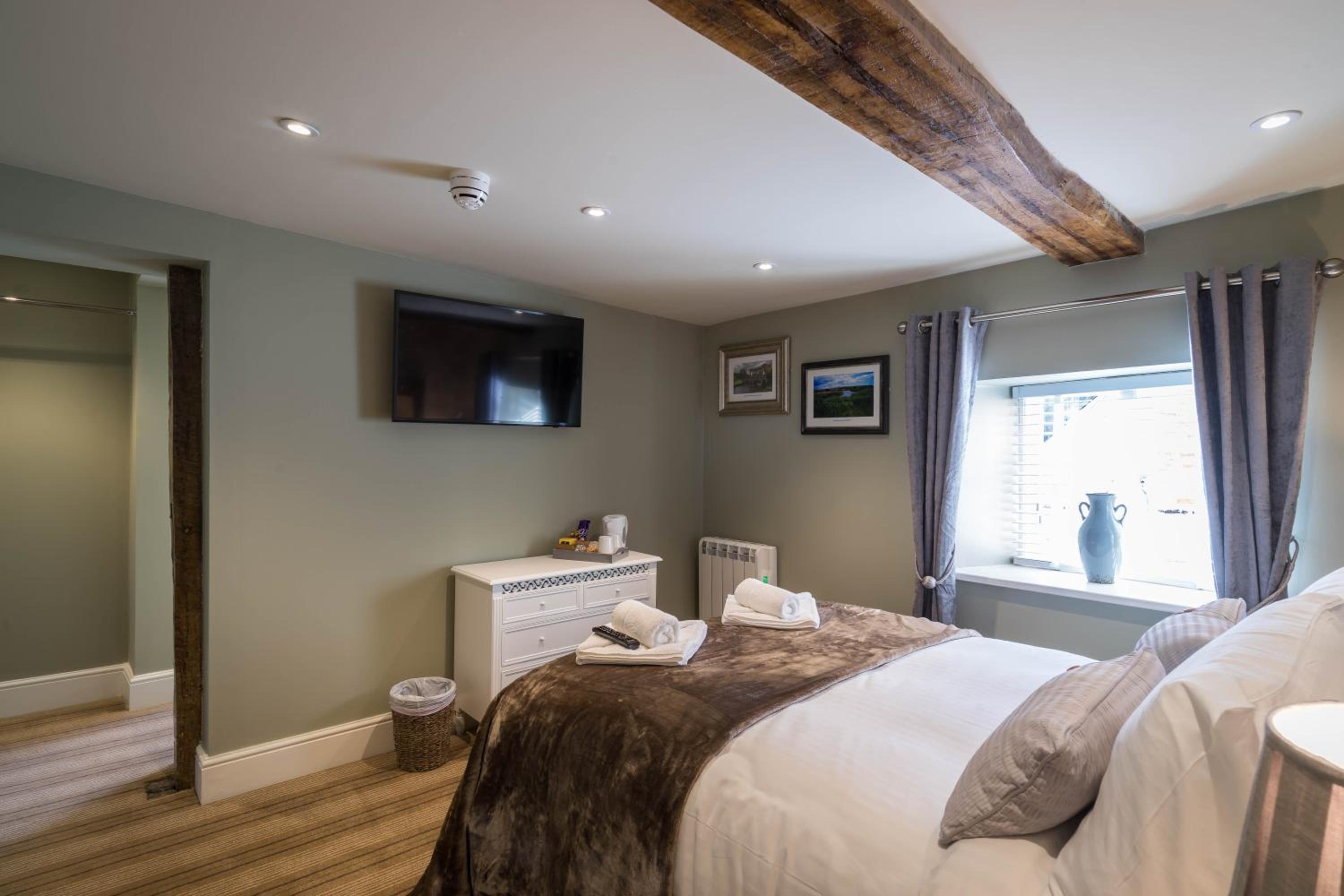 Deluxe Double Room with Shower photo 3