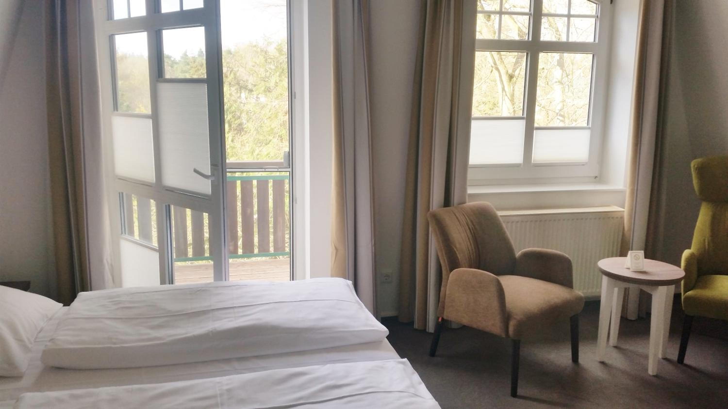 Superior Double Room with Balcony - Photo 2